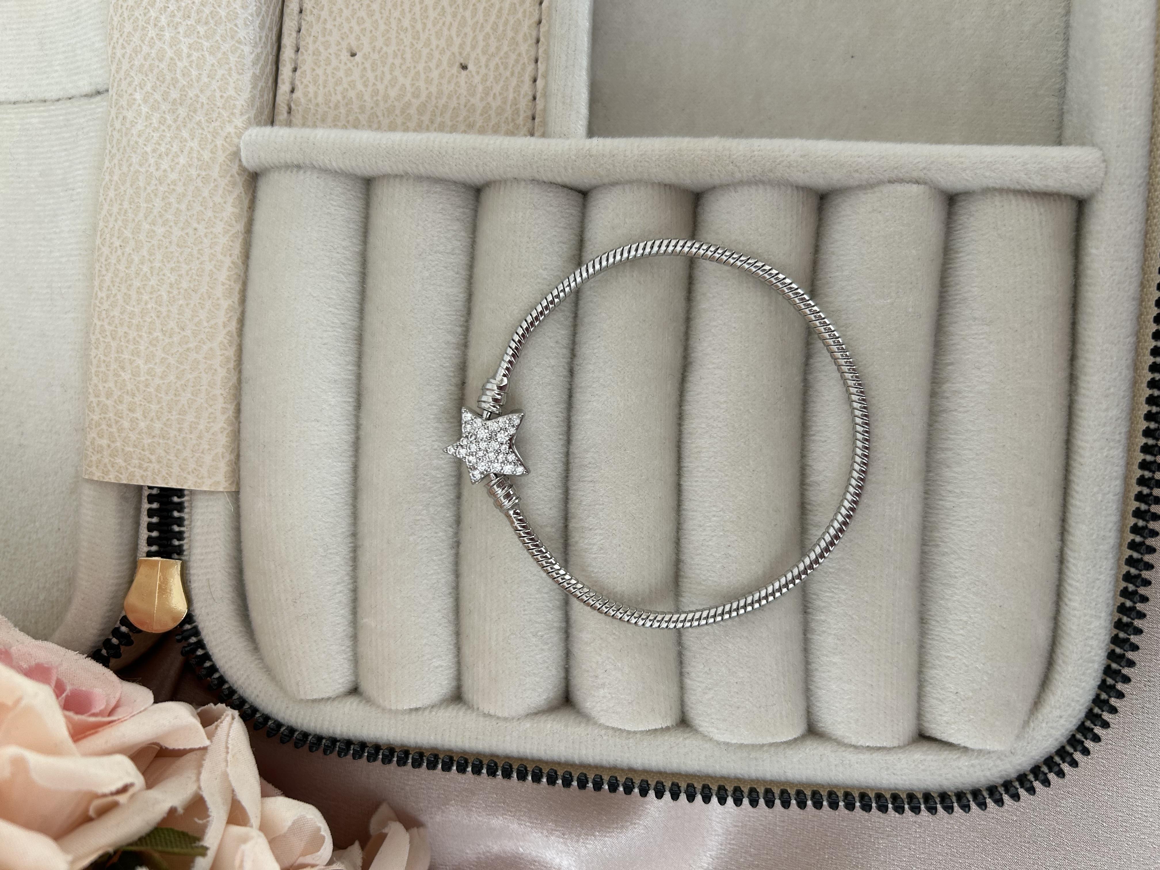 Yıldız taşlı Çelik Pandora 