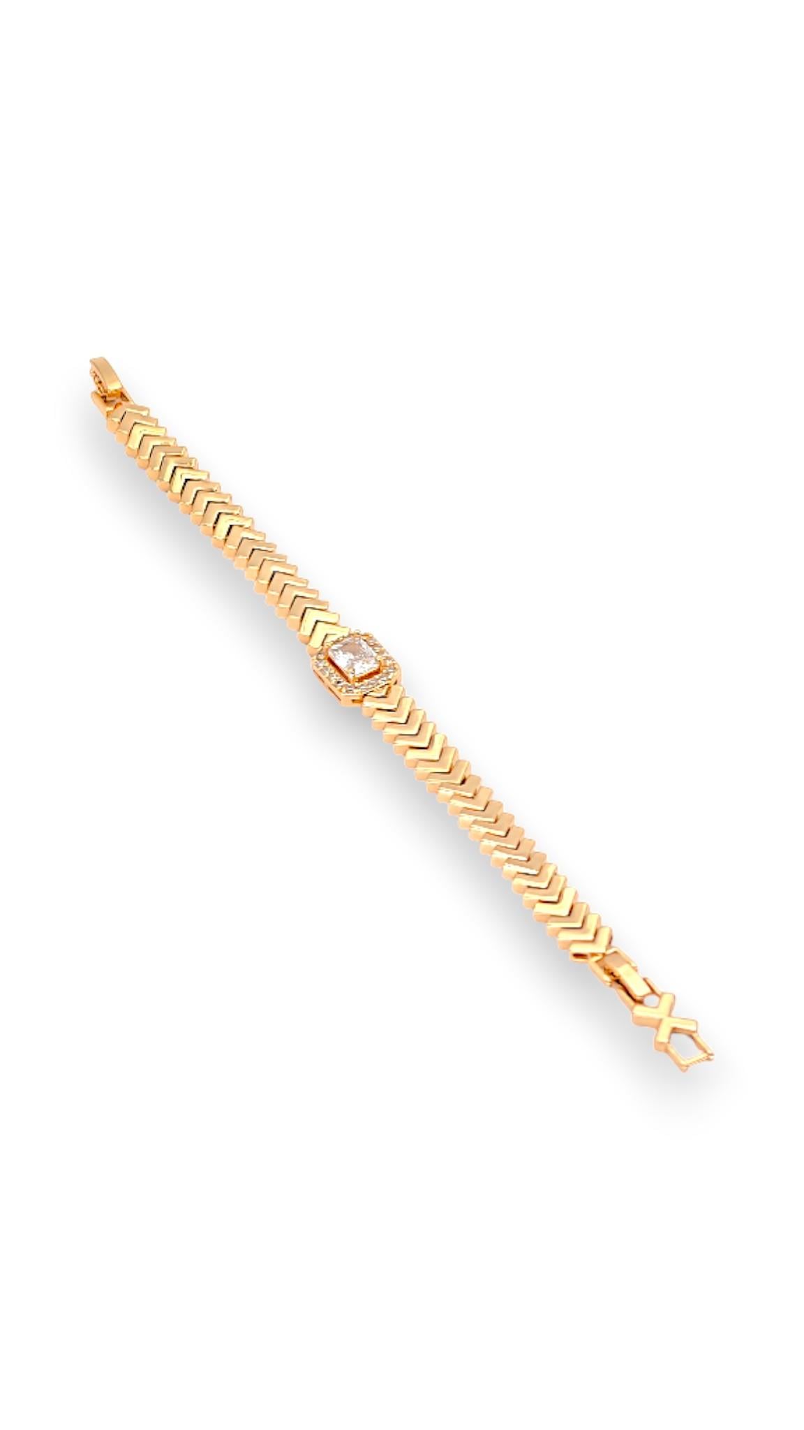 Ortası kare baget taşlı gold 19 cm bileklik