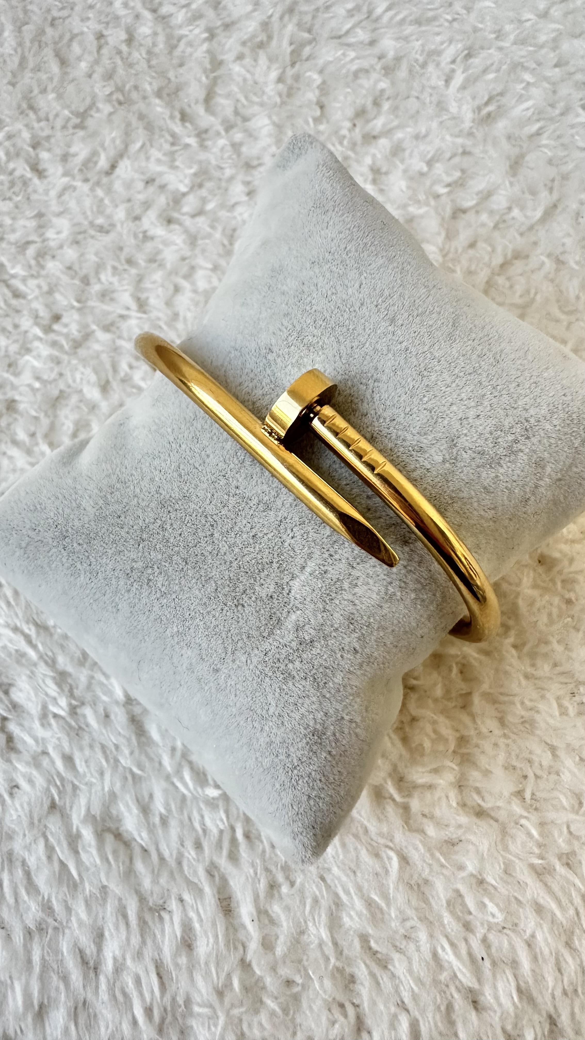 Özel Seri Marka Model Çivi Görünüm Gold Kelepçe