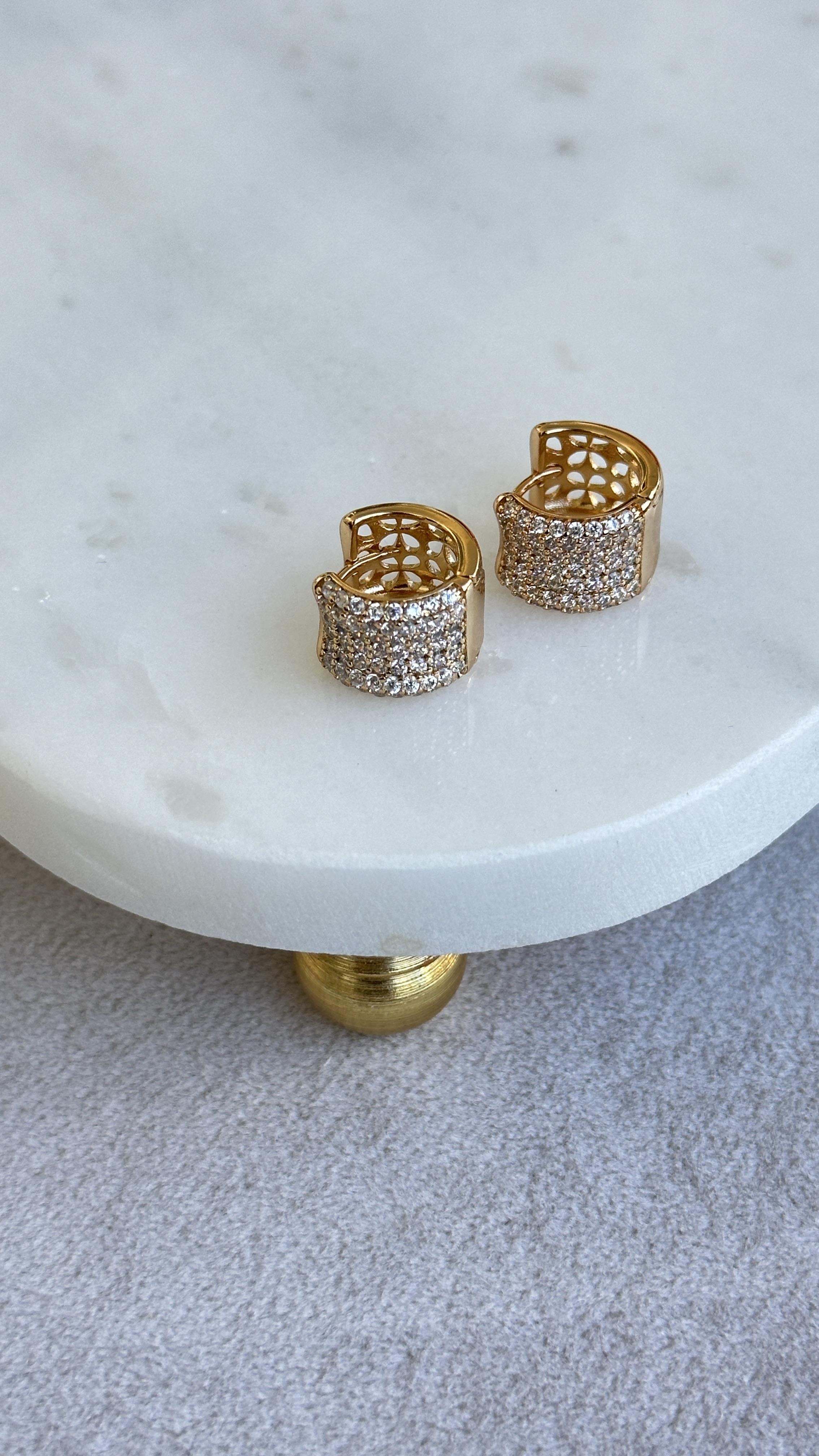 Taşlı Kalın Halka Küpe 1cm