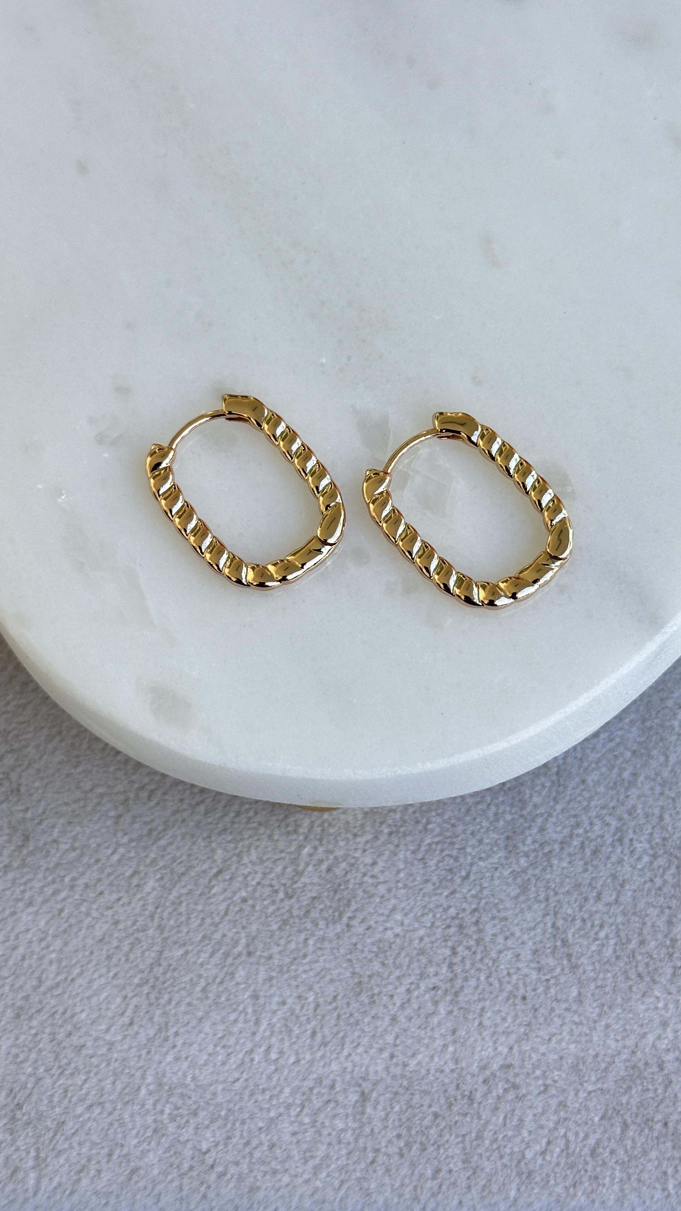 Burgu Oval Küpe 2cm