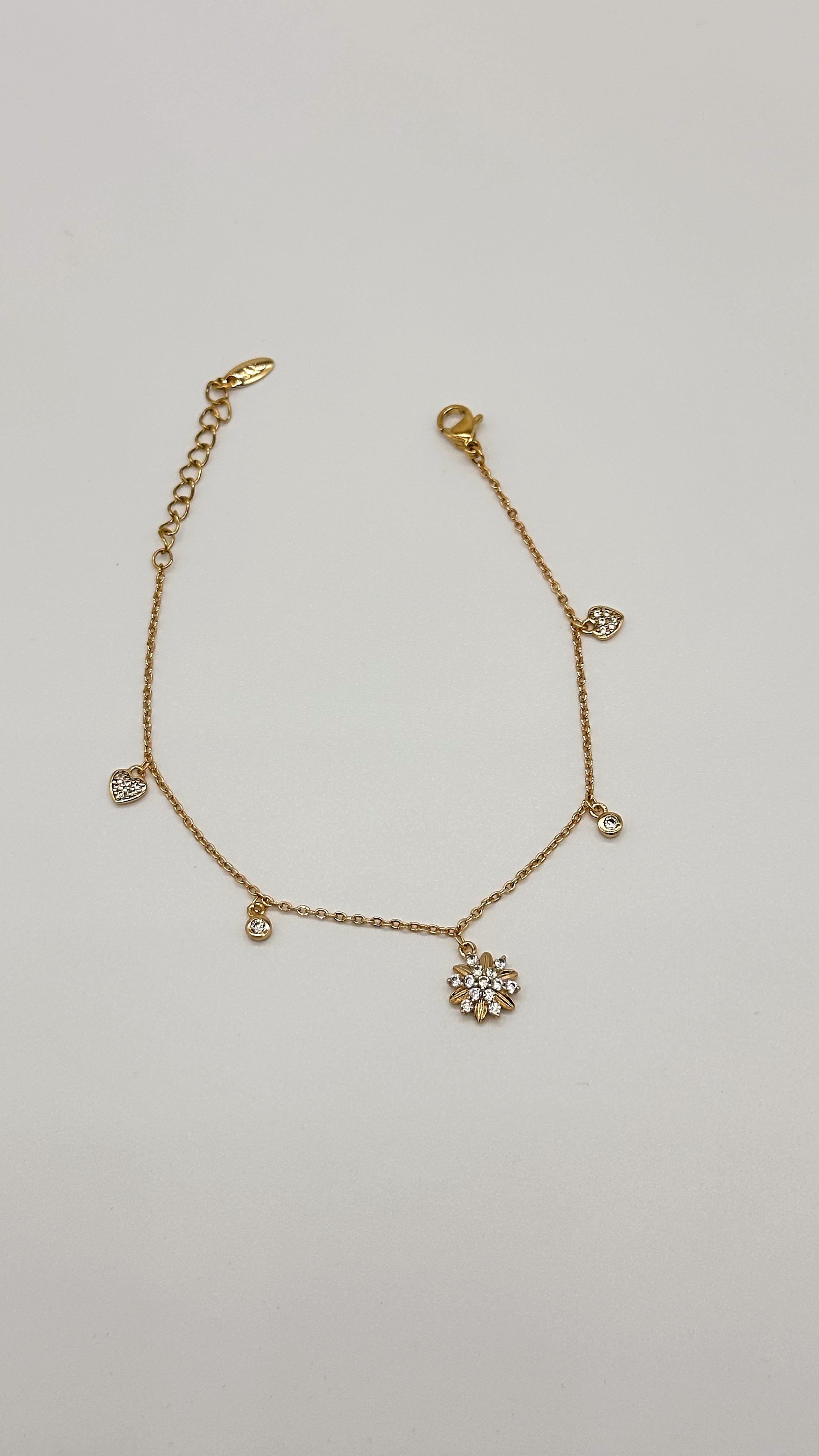 çiçek detay charme bileklik