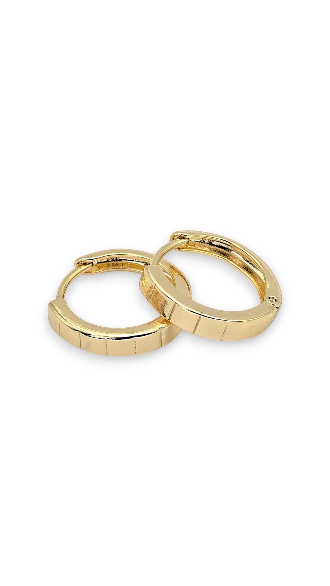 Çizgili Halka Küpe 14K Gold 1.5cm