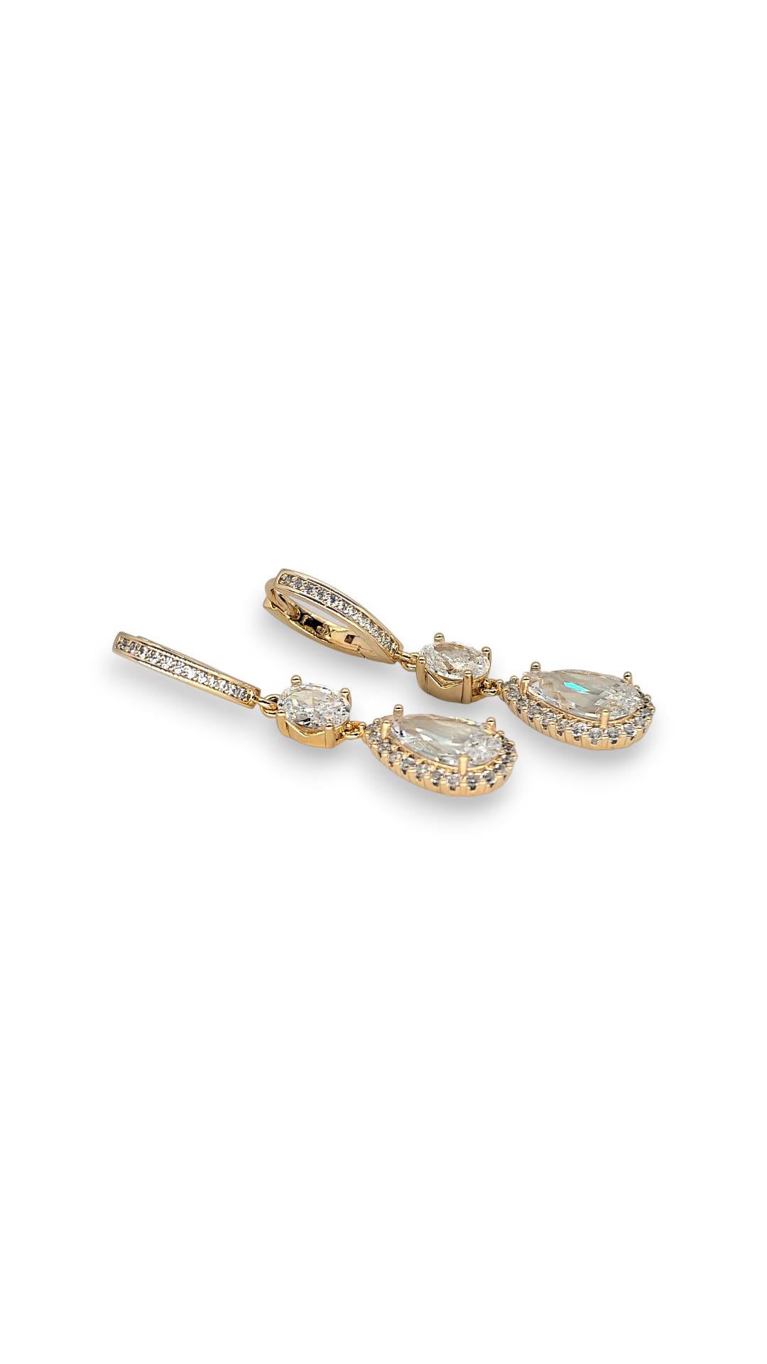 Damla Taşlı Sallantılı Küpe 4 cm