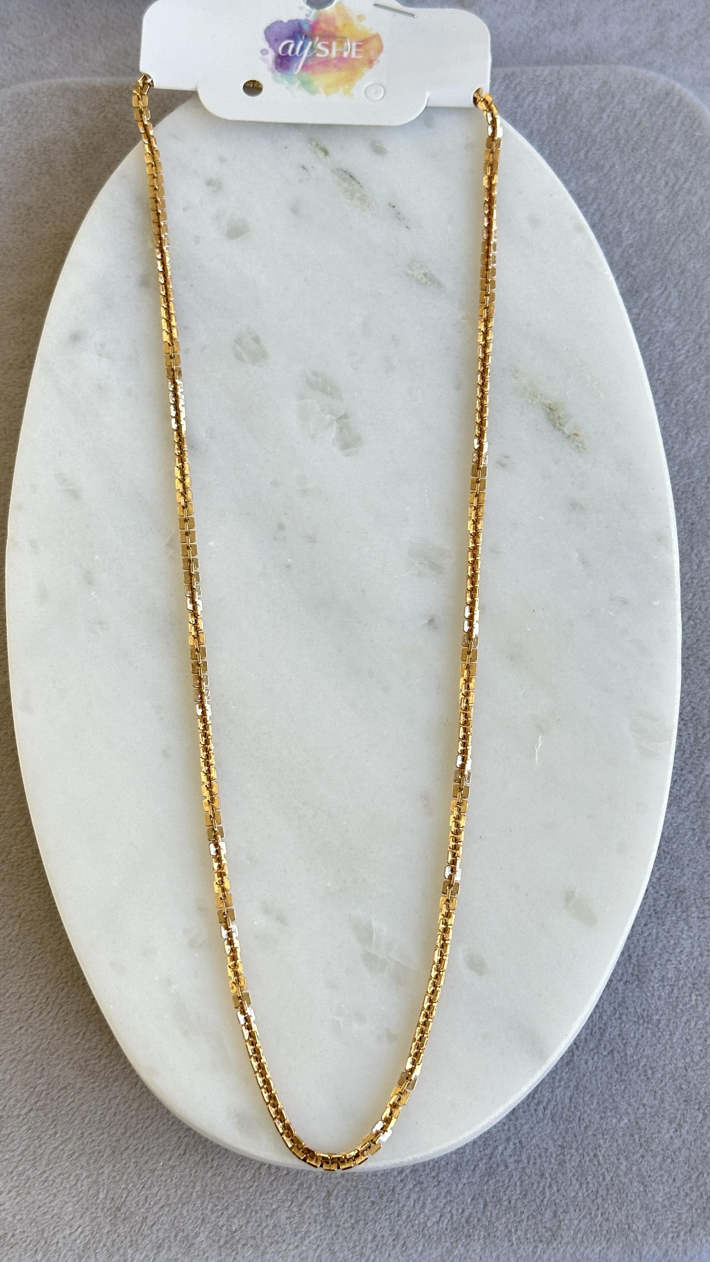 İç İçe Geçmeli Kare Plaka Gold Kolye 50cm