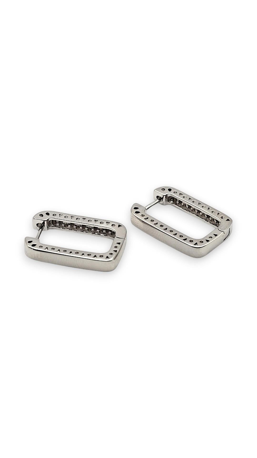 Kenarları Noktalı Dikdörtgen Küpe Silver 2cm