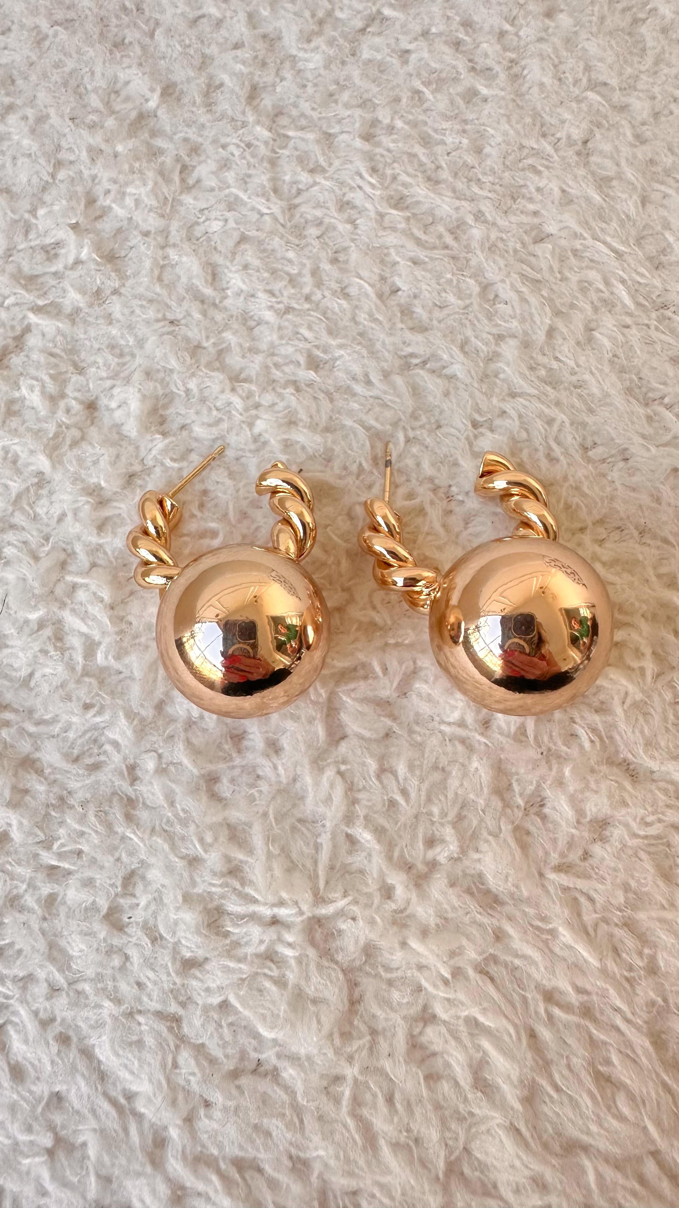 Marka Model Burgu Detay Parlak Topçuk Küpe Gold