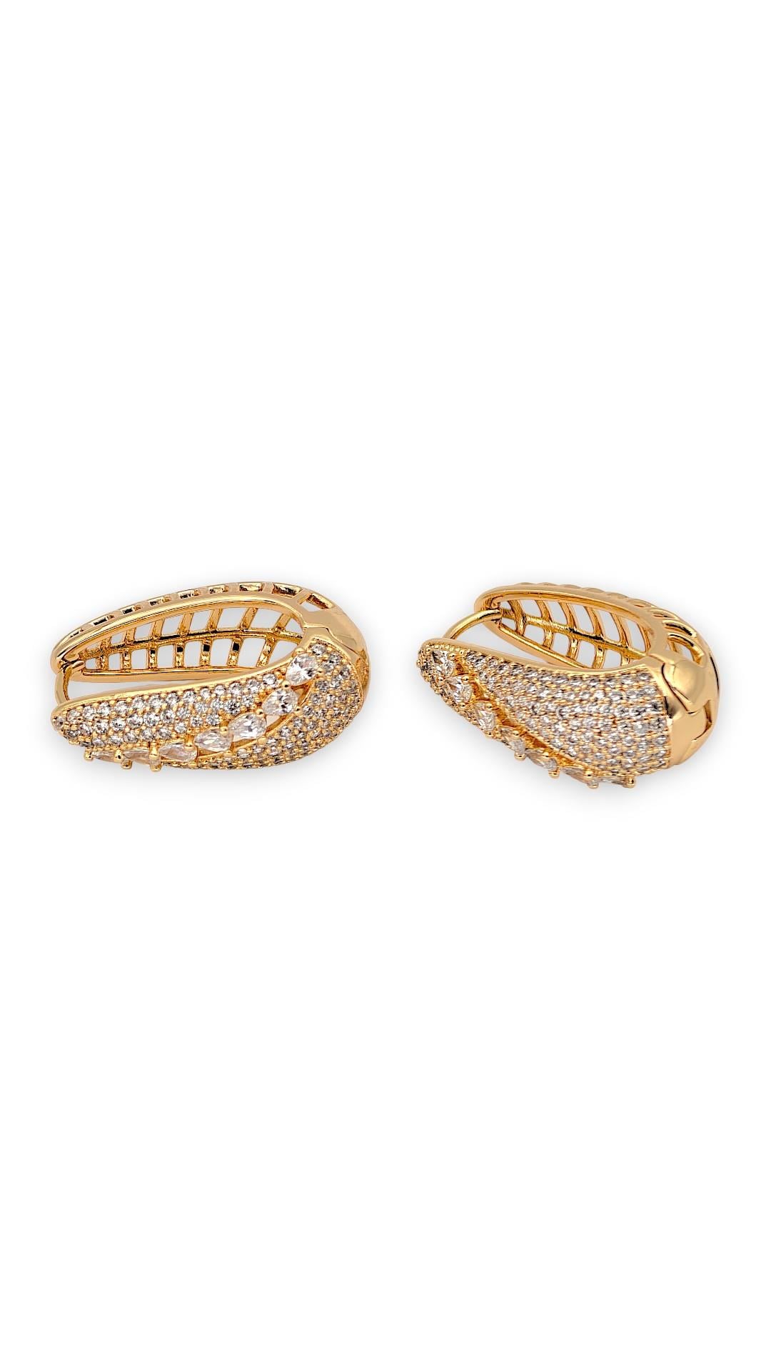 Oval Verev Taşlı Küpe Gold 23mm