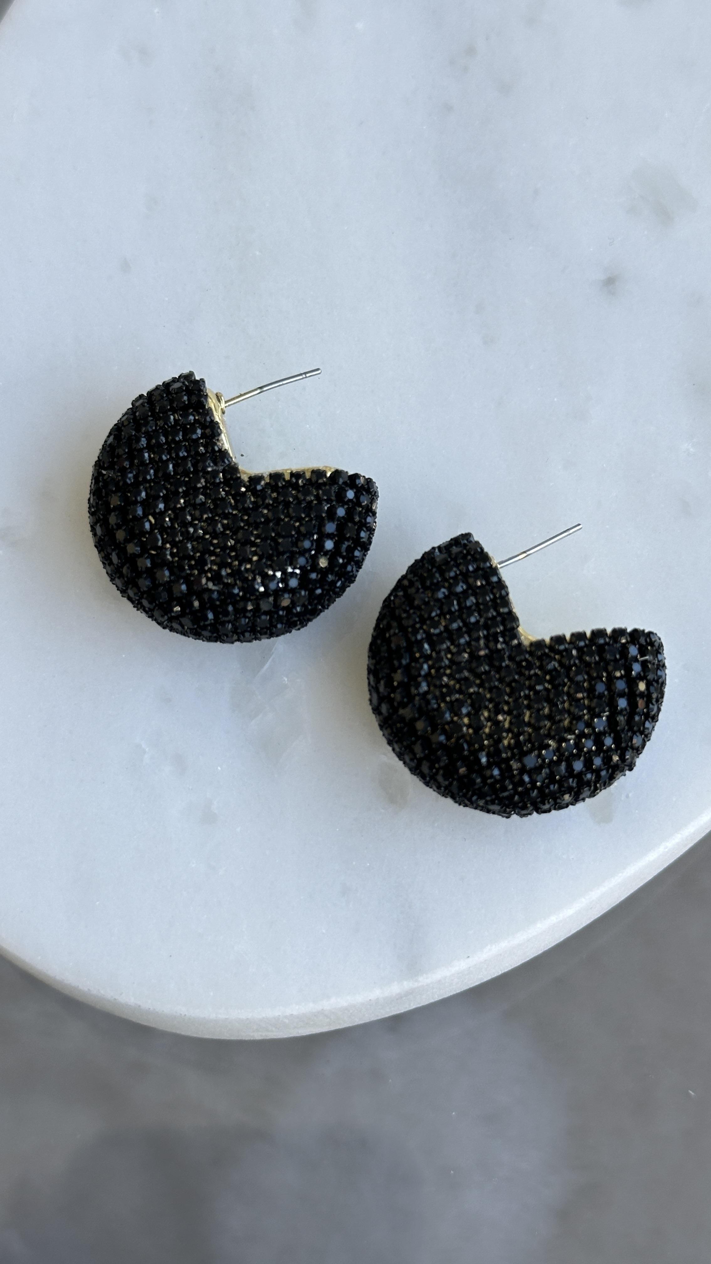 Siyah Taşlı Küpe 3cm