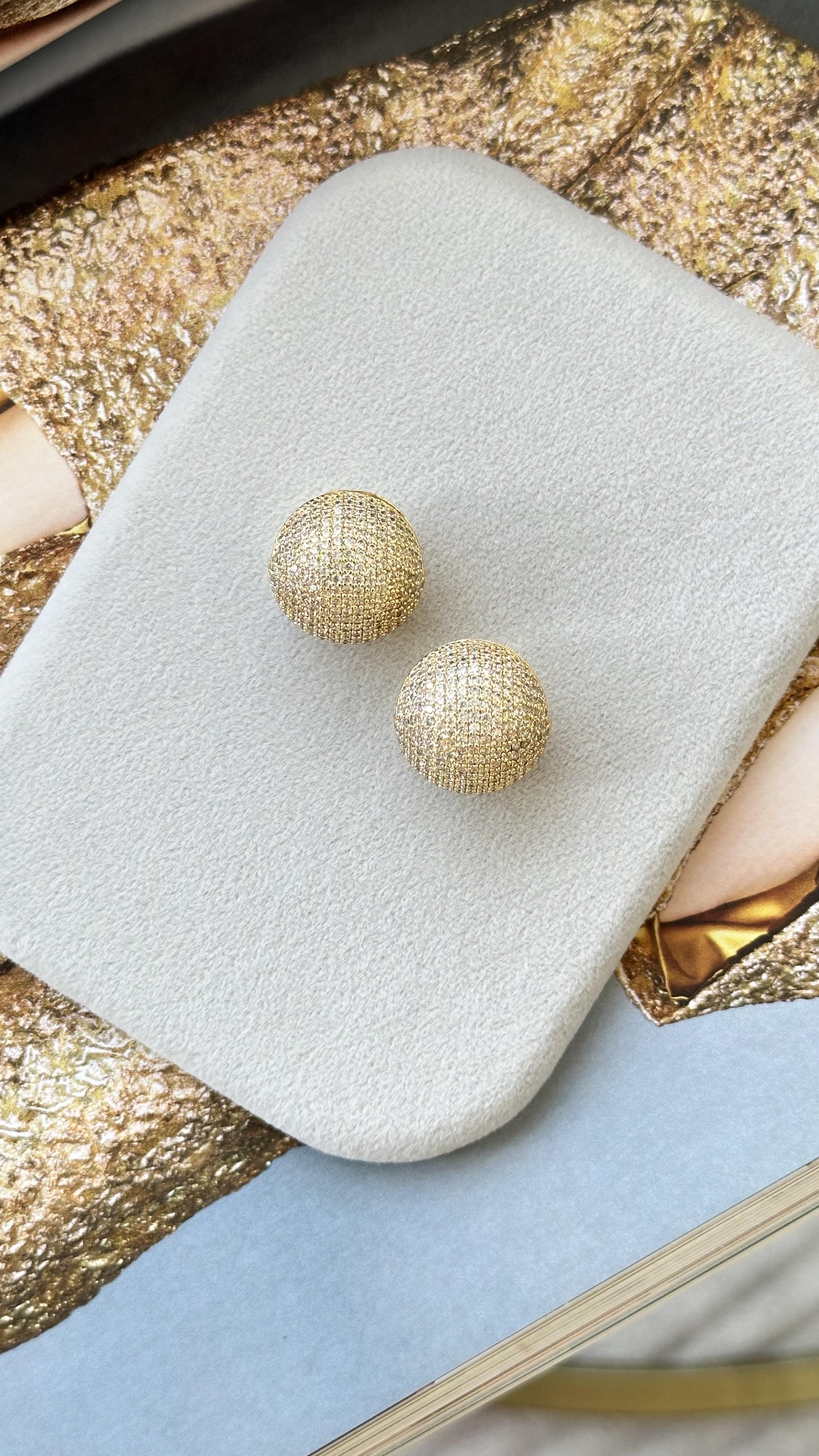 Taşlı Top Marka Model Küpe Gold