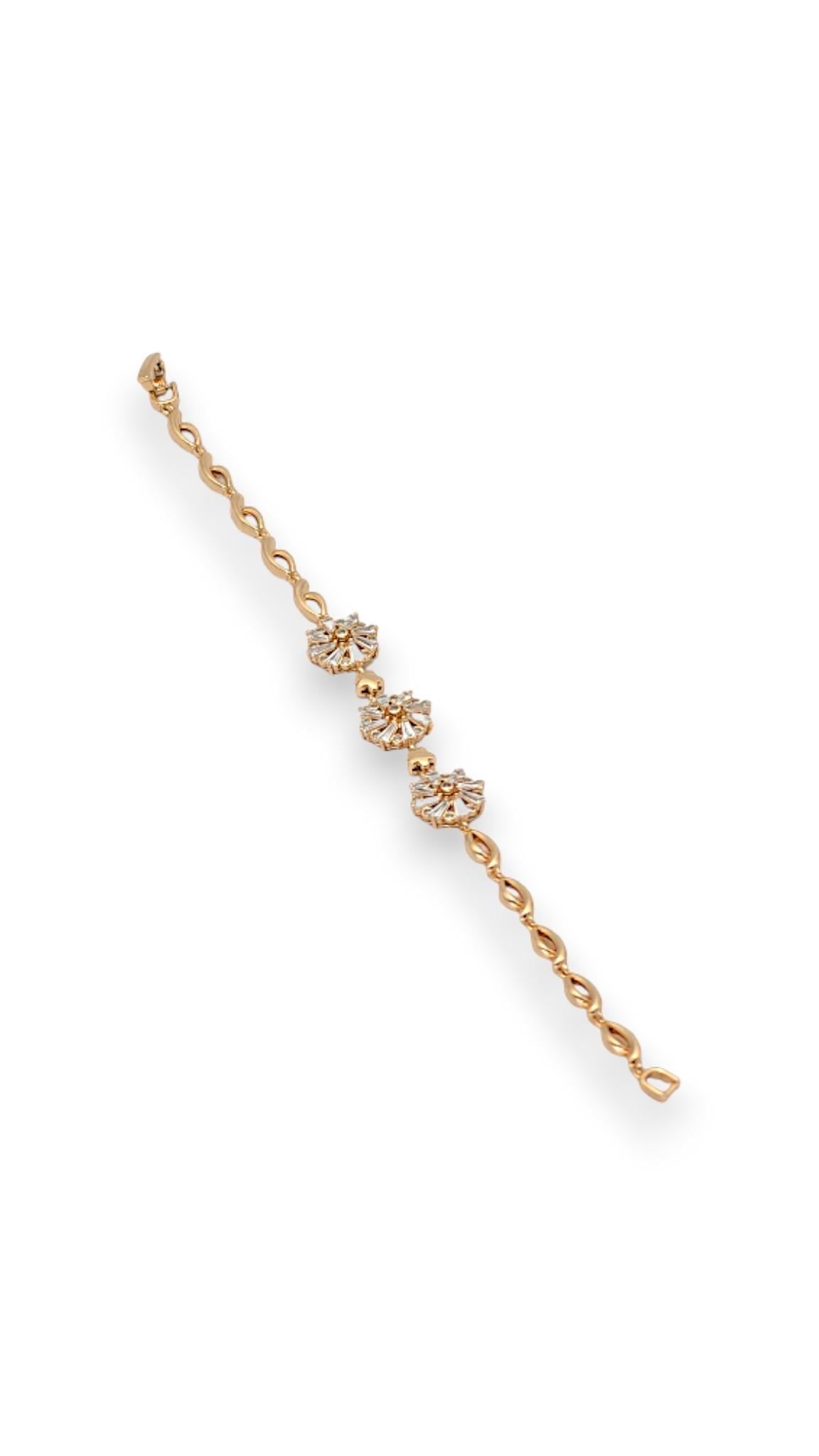 Üç Yoncalı Taşlı Bileklik