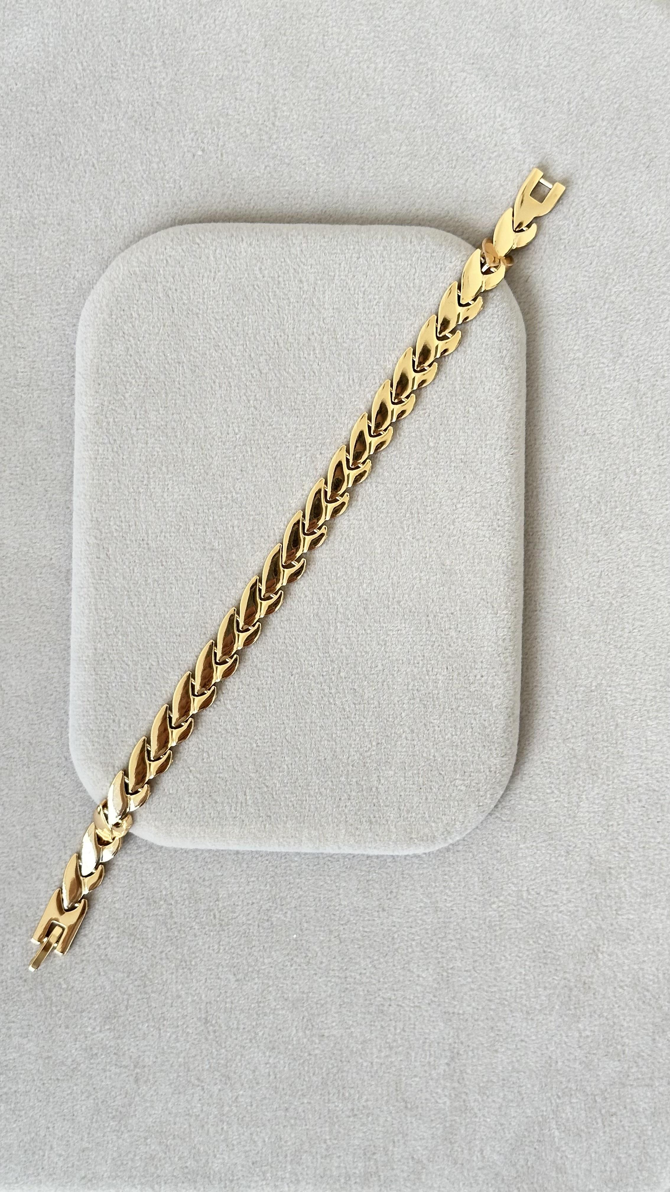 V Plaka Model Bileklik