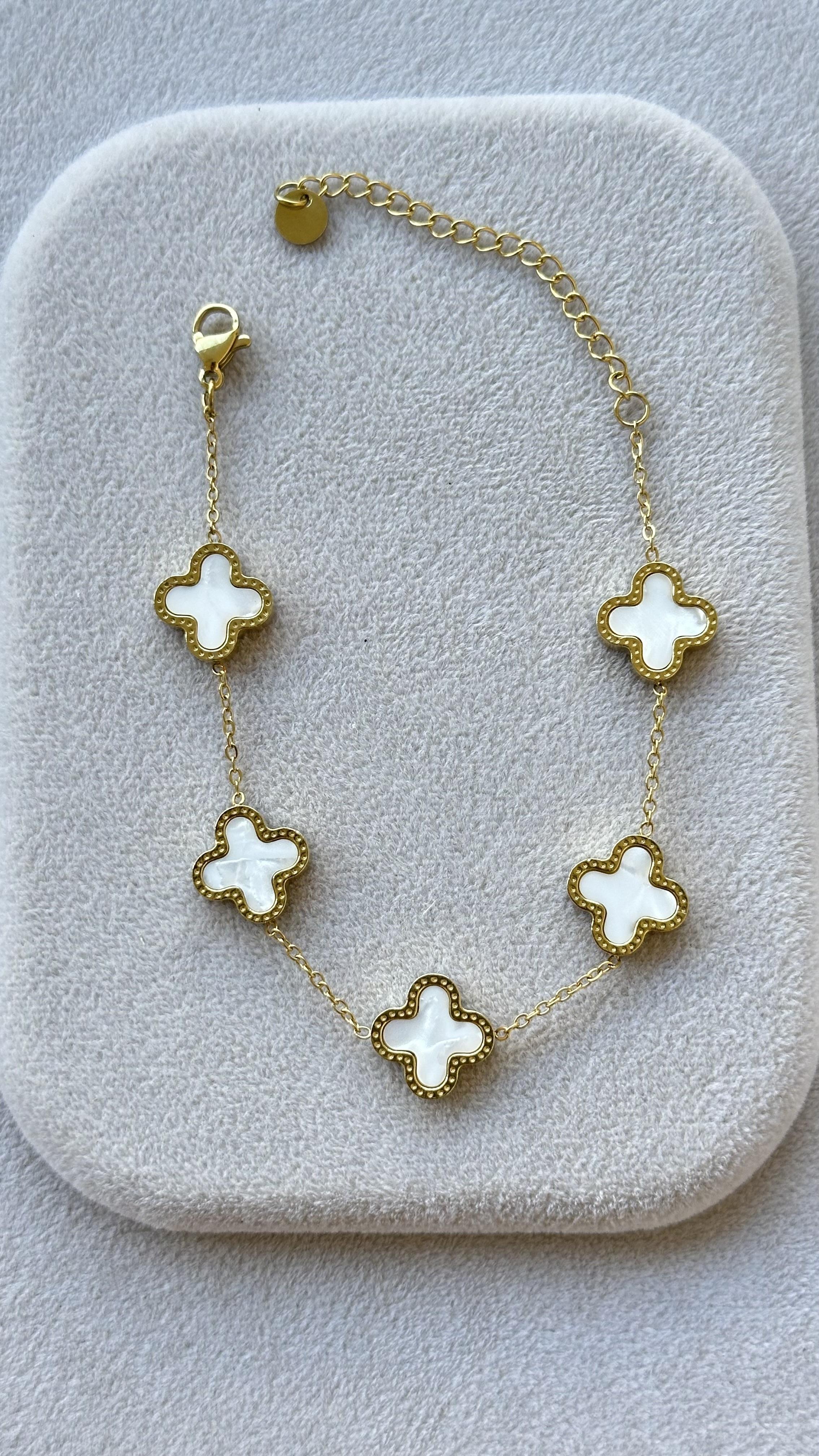 Yonca Plaka Marka Model Gold Beyaz Bileklik 20cm