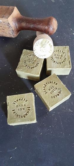 TARİHİ KÜL SUYU DEFNE SABUNU (1000 GR DÖKME)