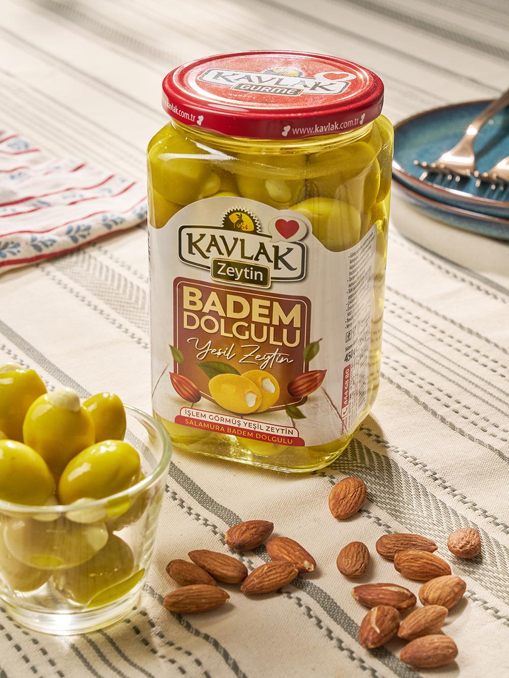 Badem Dolgulu Yeşil Zeytin 450 Gr Cam Kavanoz