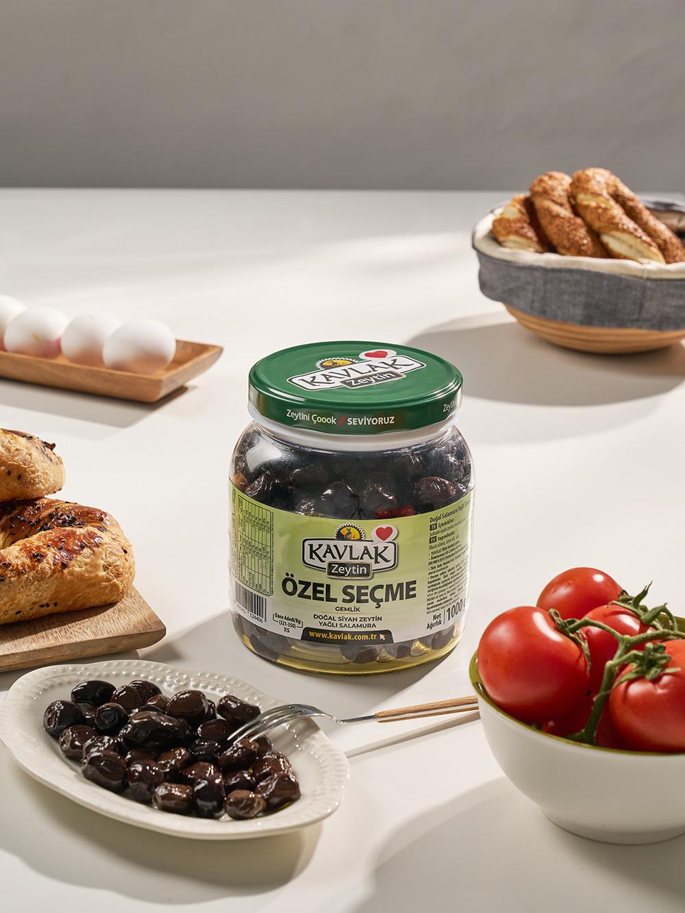 Özel Seçme Gemlik Siyah Zeytin 1 Kg Pet