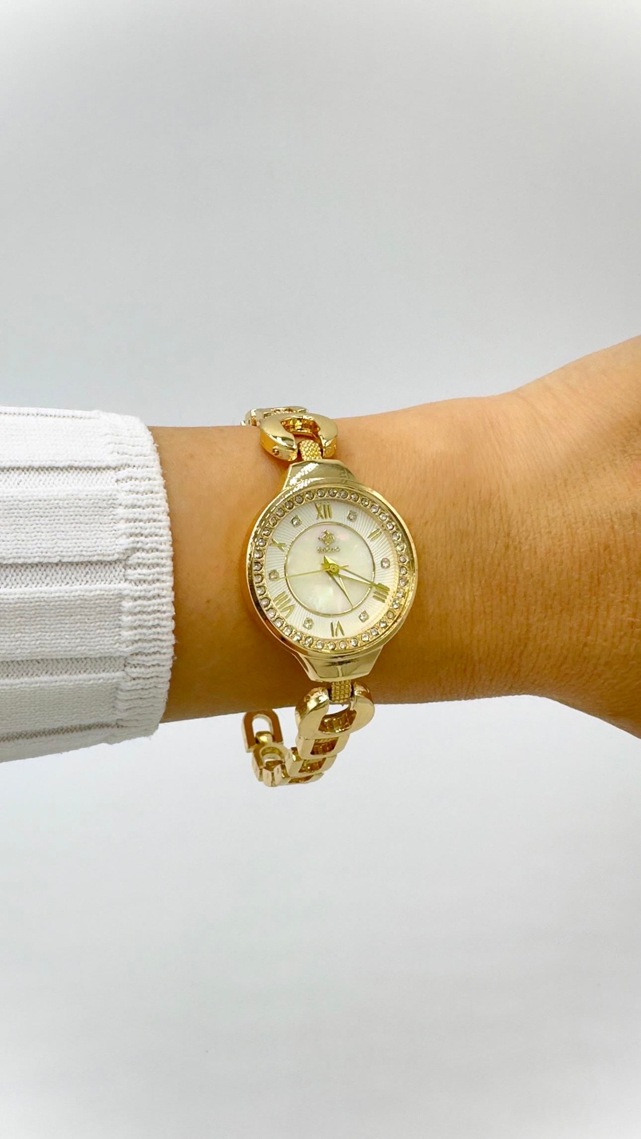 Gold Carrie Marka Model Taşlı Beyaz Kadranlı Saat