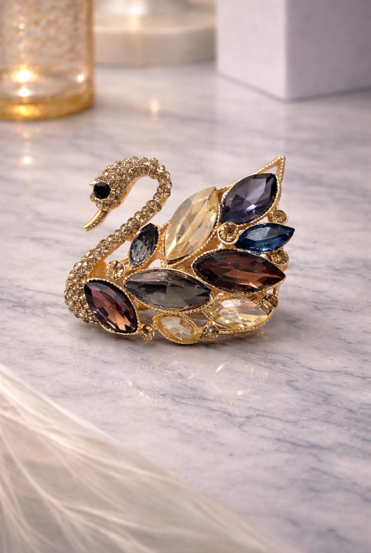 Gold Kugu Model Broş