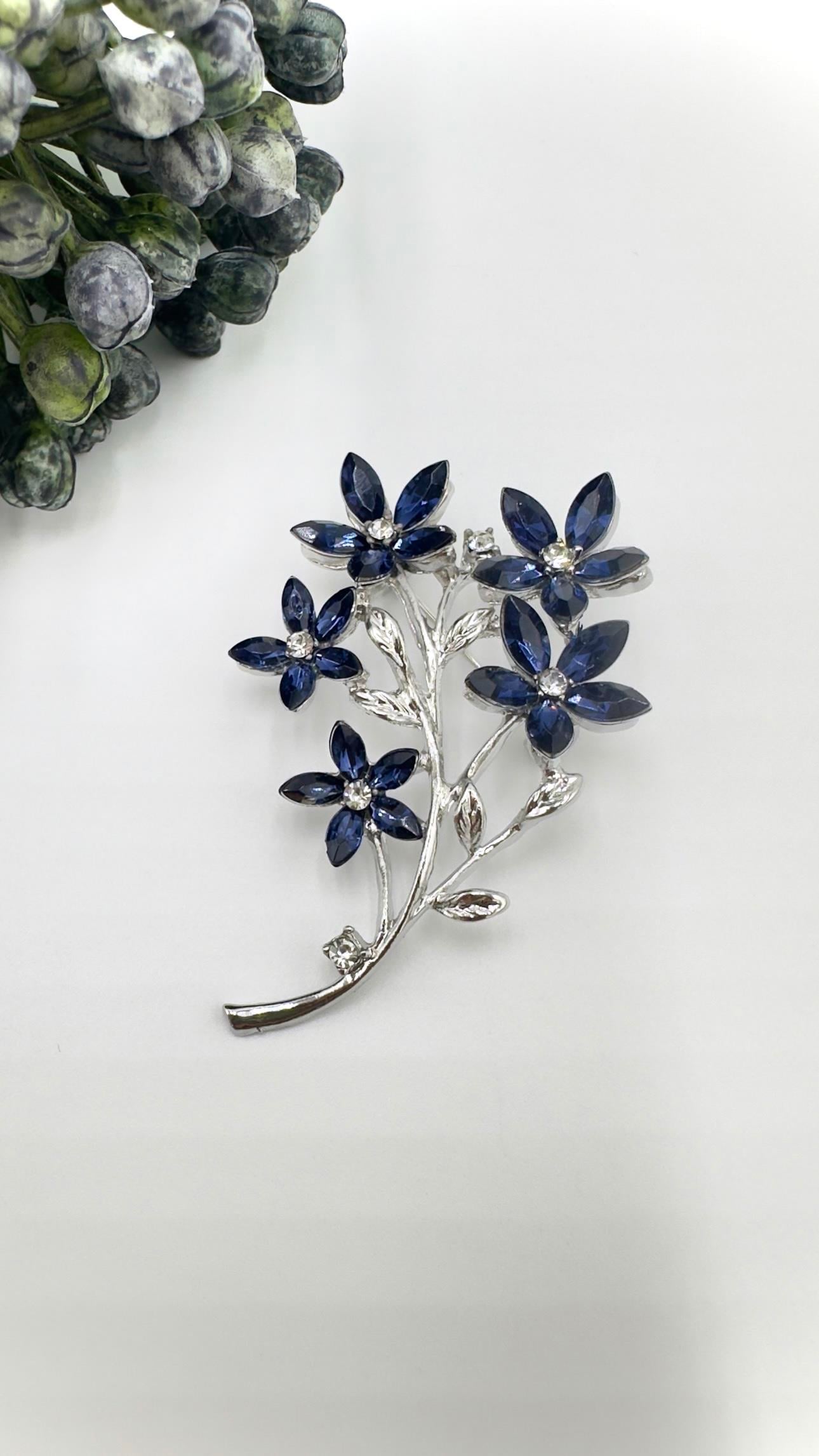 Mavi Çiçek Dalı Model Broş