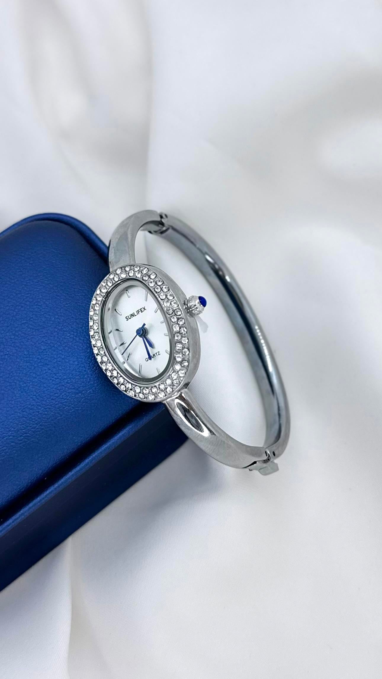 Silver Beyaz Kadranlı Taşlı Kelepçe Saat