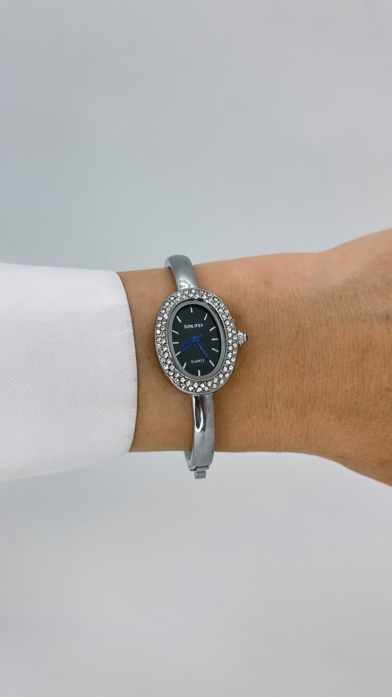 Silver Siyah Kadranlı Taşlı Kelepçe Saat