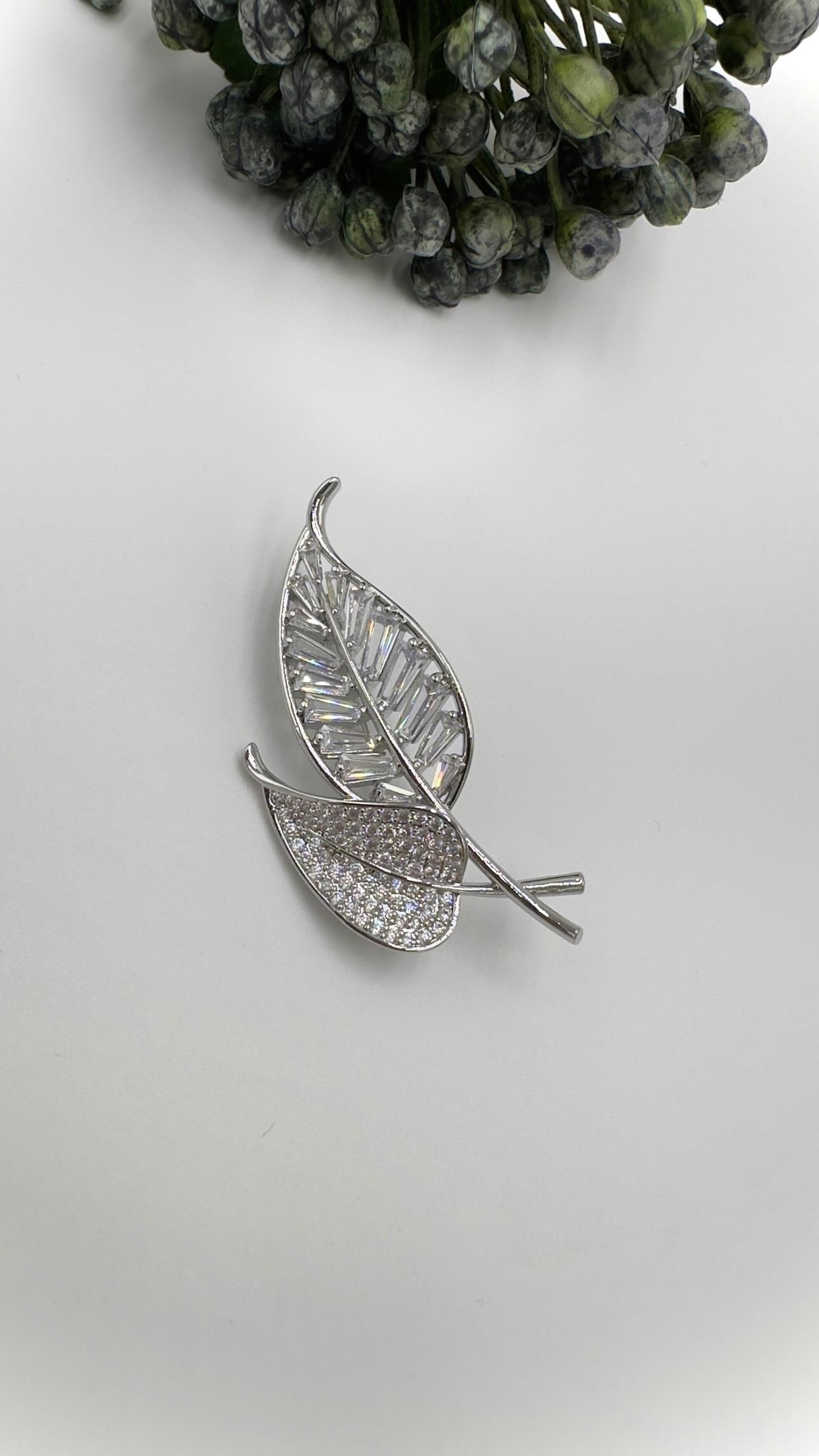 Sılver Yaprak Model Broş