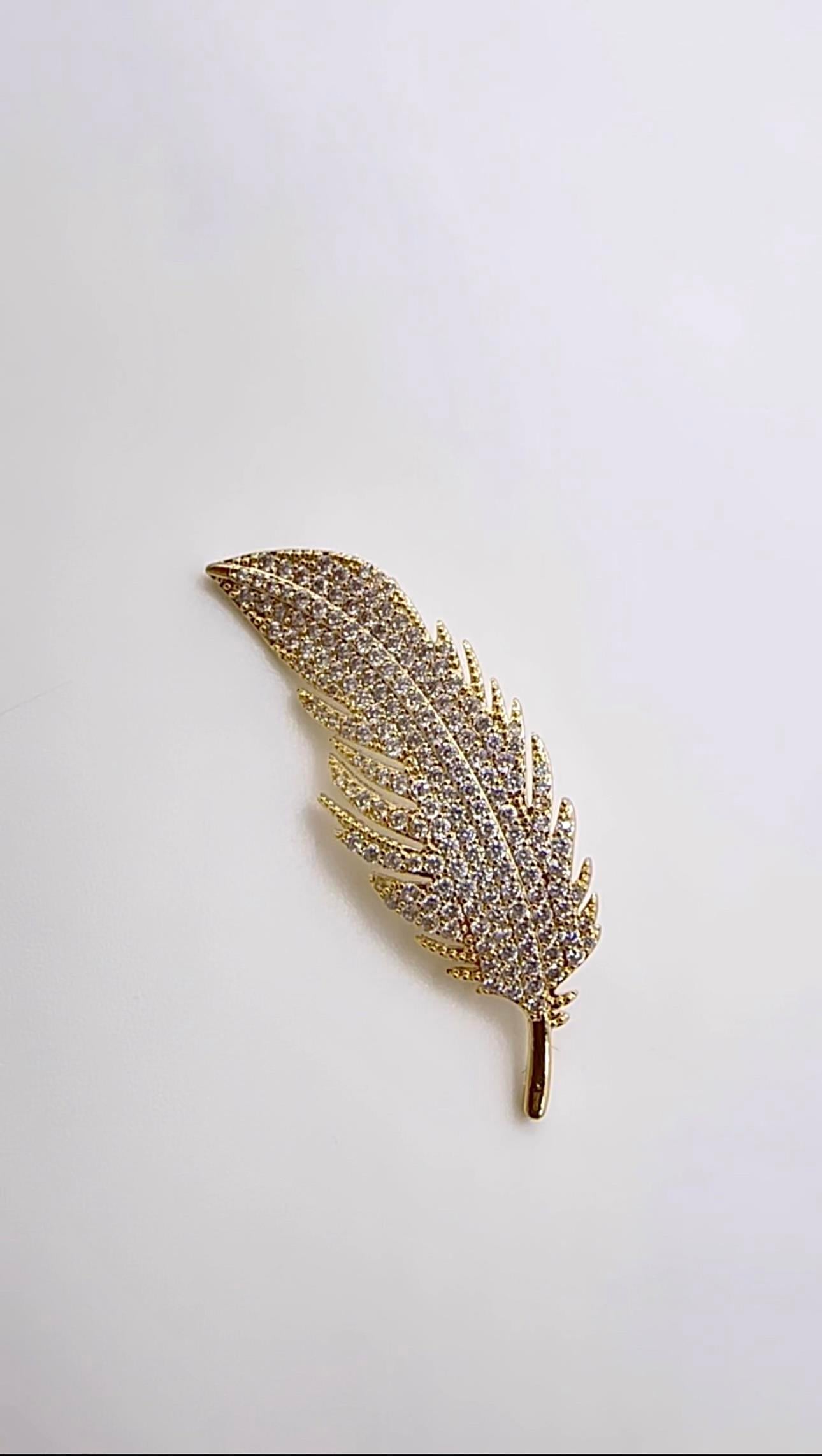 Tüy Broş Gold