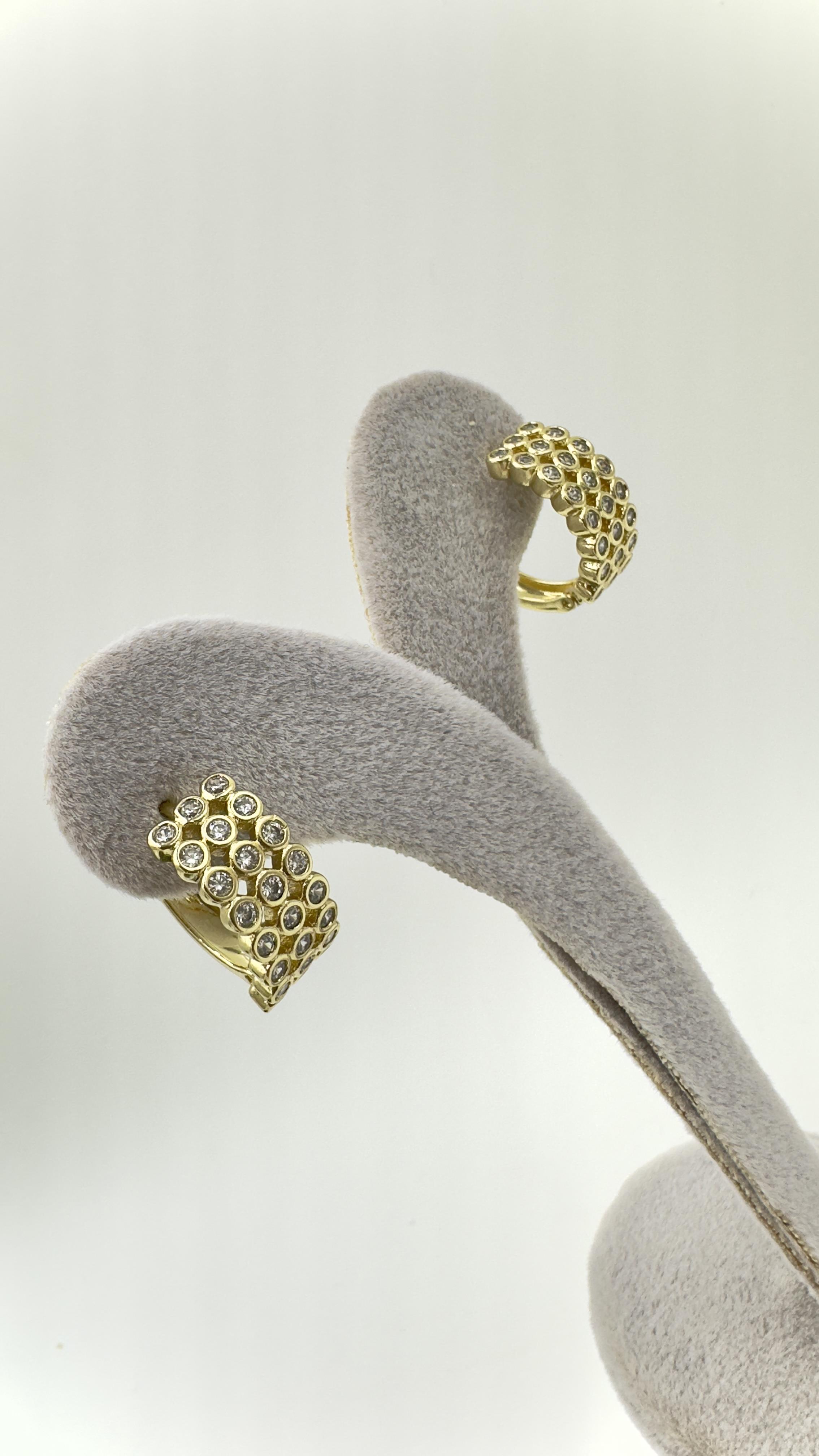 Vip 14 K 3 Sıralı Suyolu Model Halka Küpe