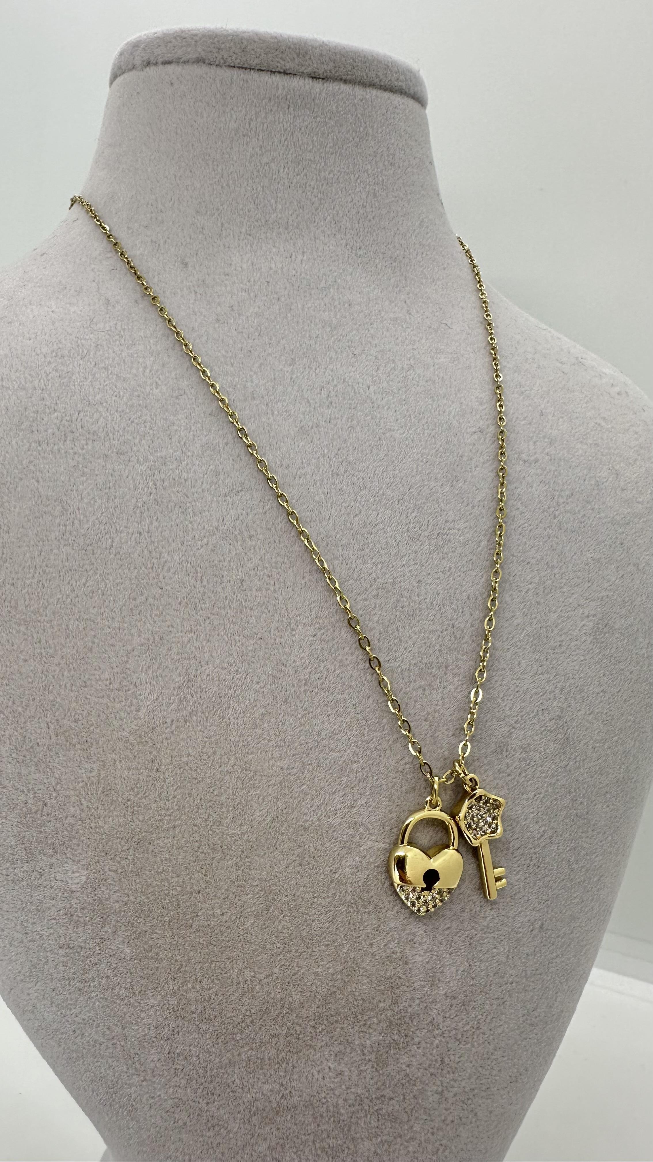 Vip 14 K Anahtar Kolye
