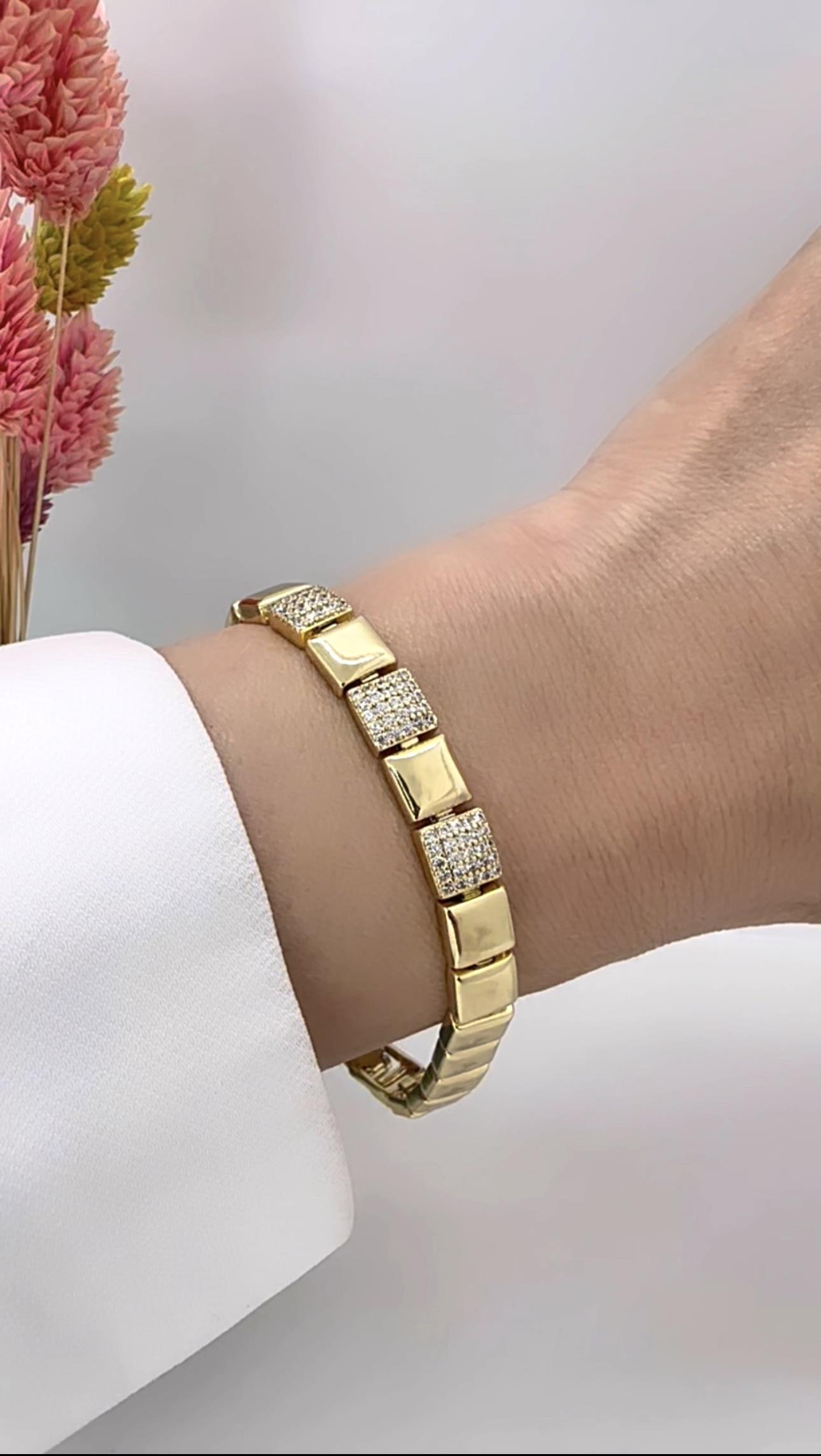 Vip 14 K Taşlı Kare Bileklik