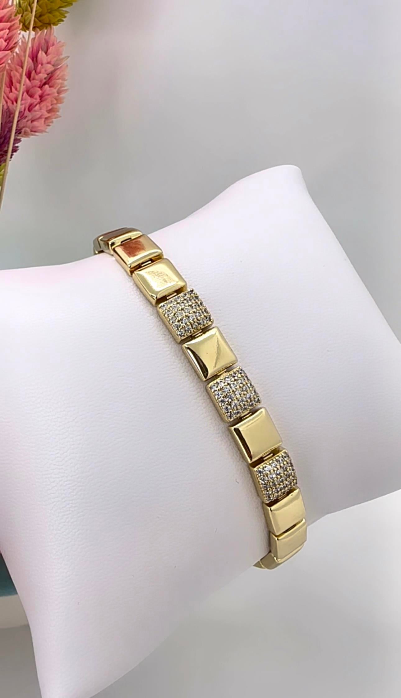 Vip 14 K Taşlı Kare Bileklik
