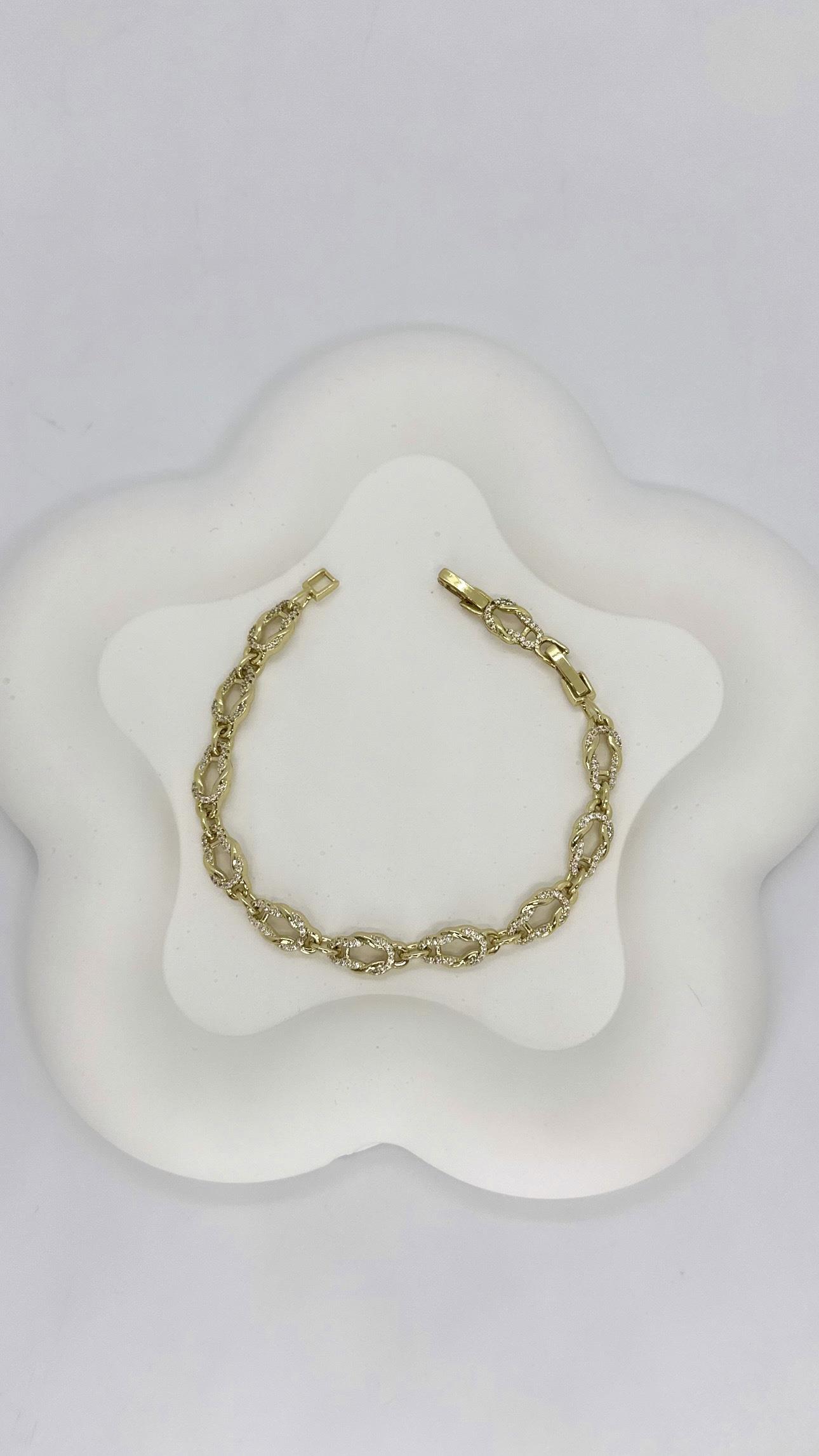Vip 14 K Taşlı Oval Örğü Bileklik
