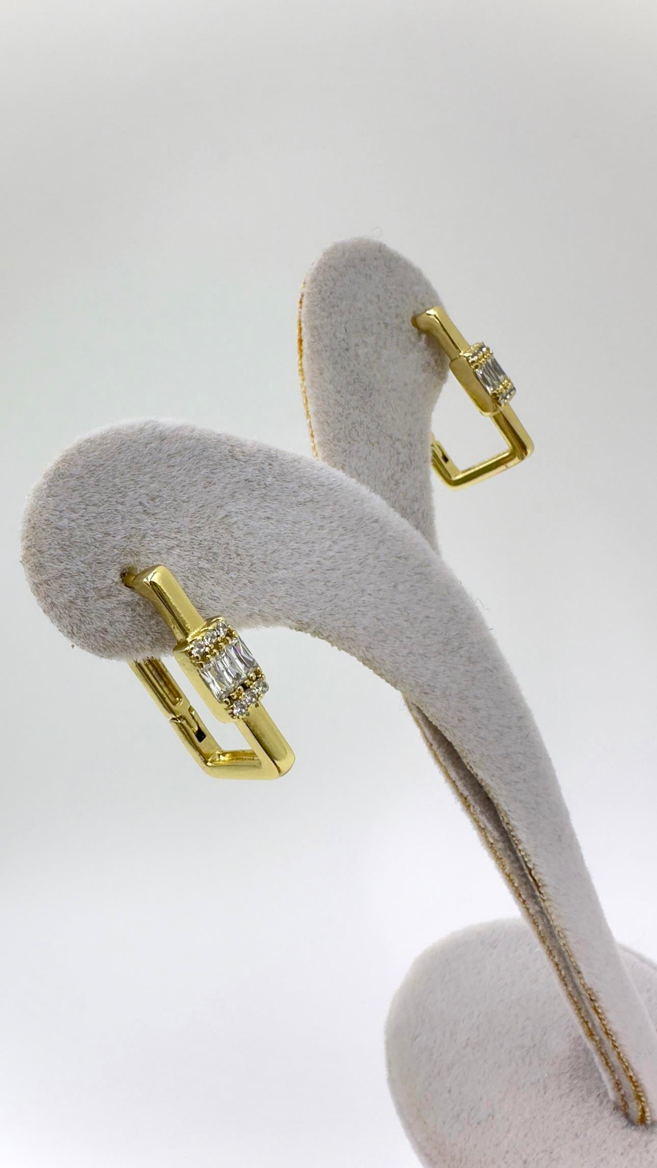 Vp 14 K Baget Taşlı Kare Model Küpe