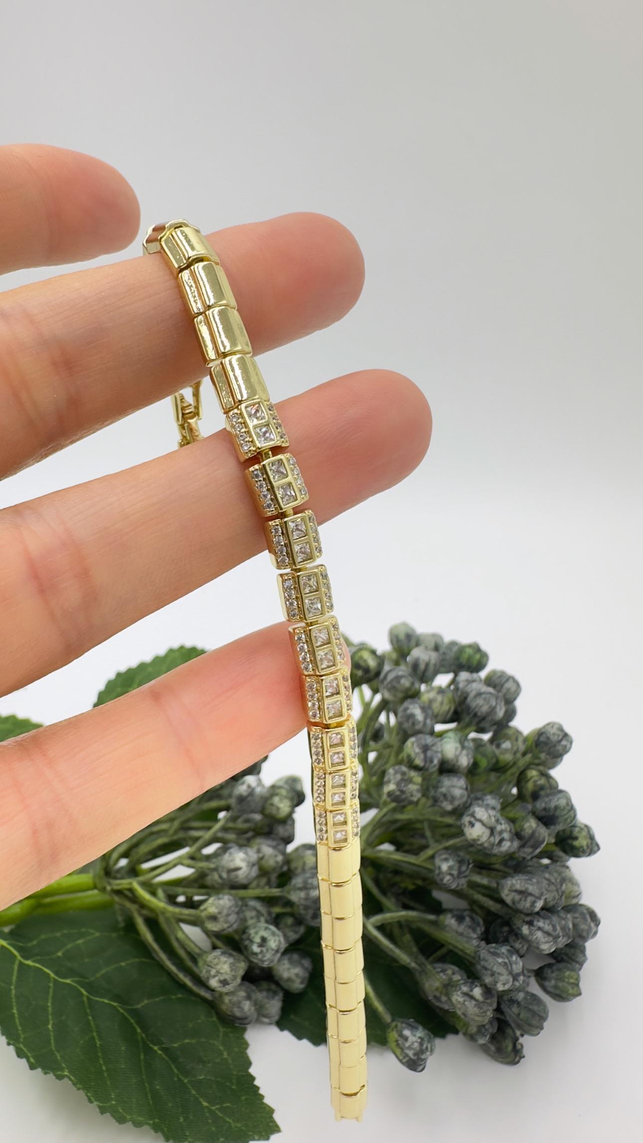 Vp 14 K Kare Taşlı Bileklik