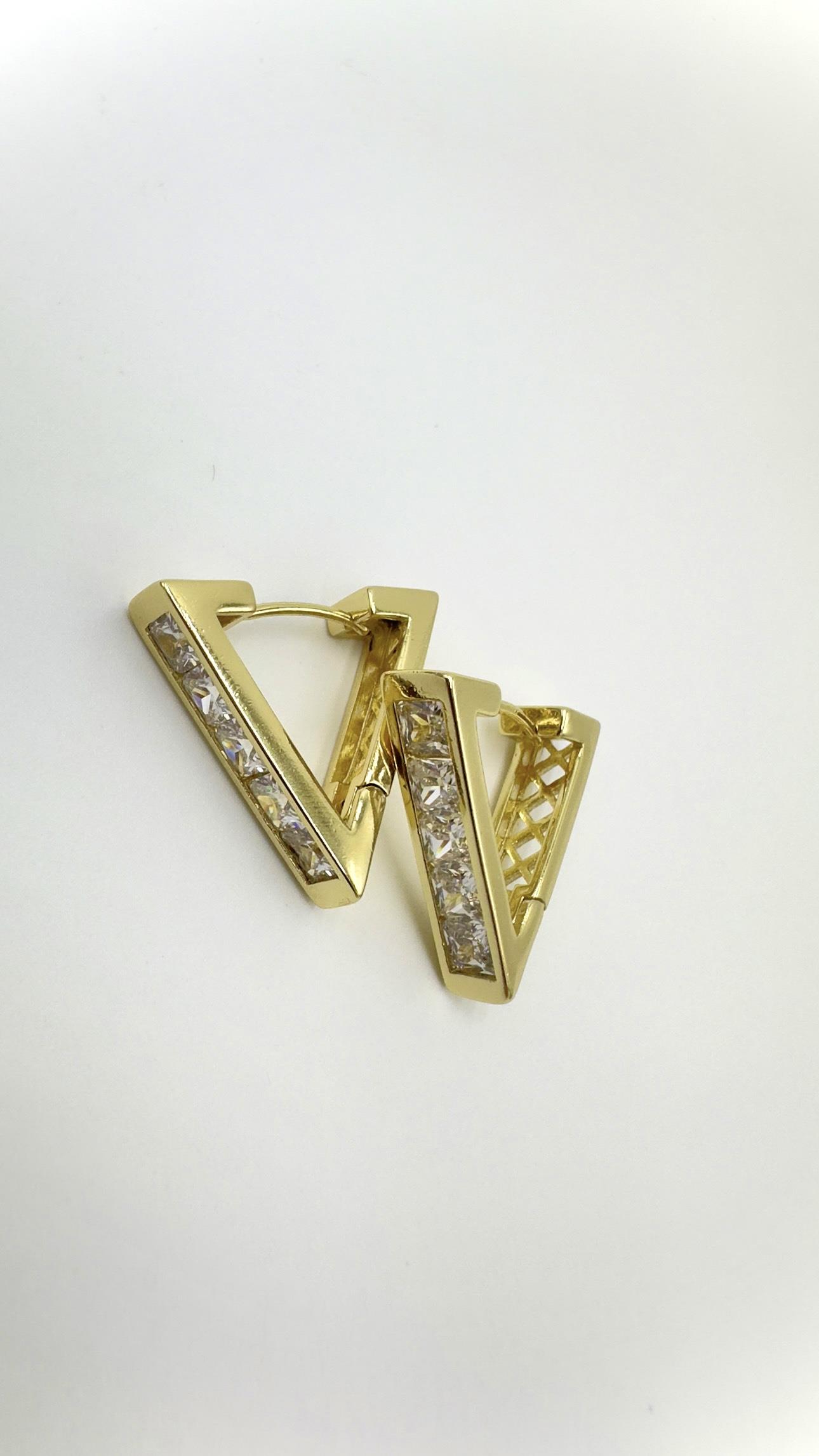 Vp 14 K Taşlı Üçgen Model Küpe