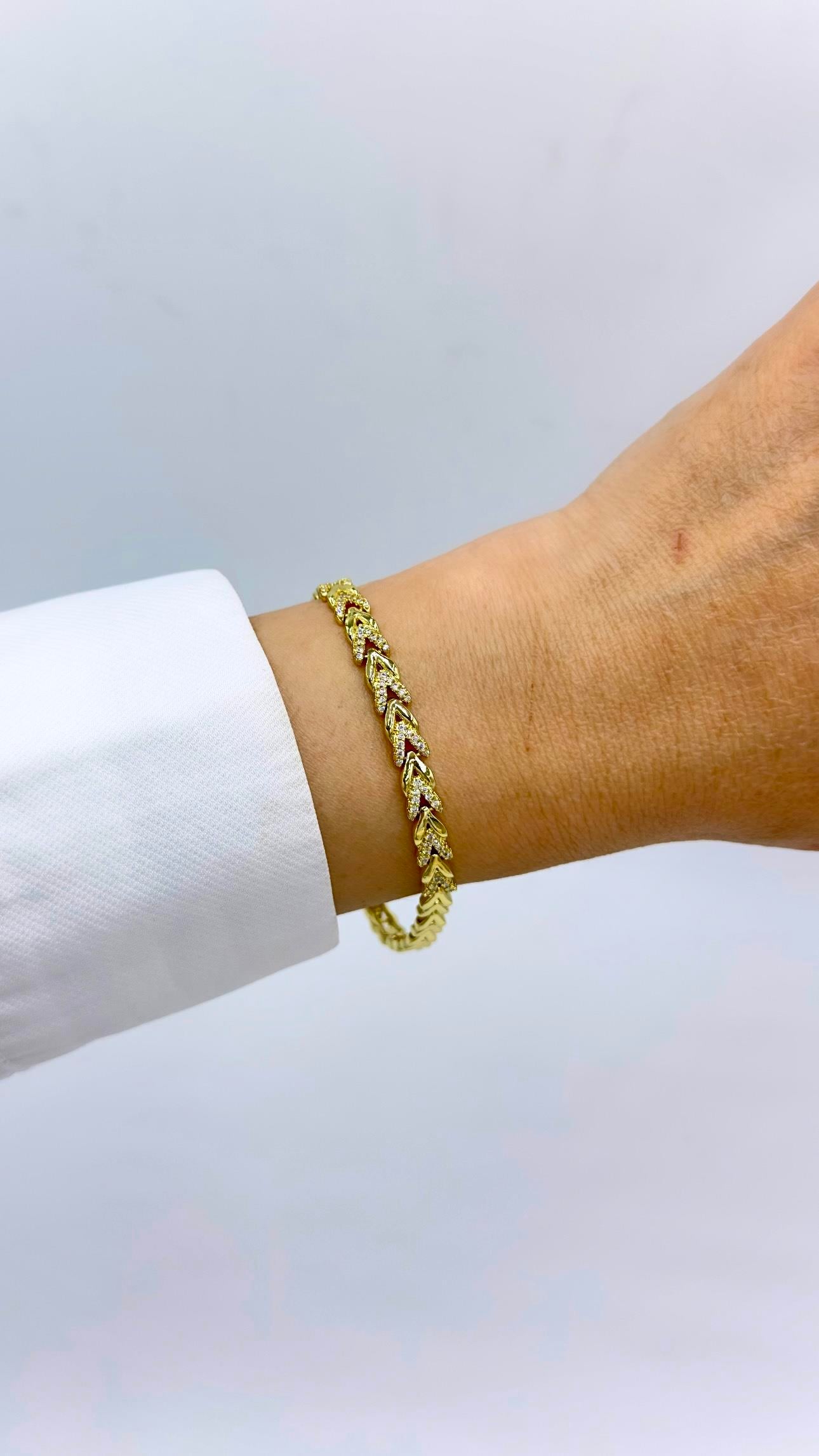 Vp 14 K Yarı Taşlı Balık Sırtı  Model Bileklik