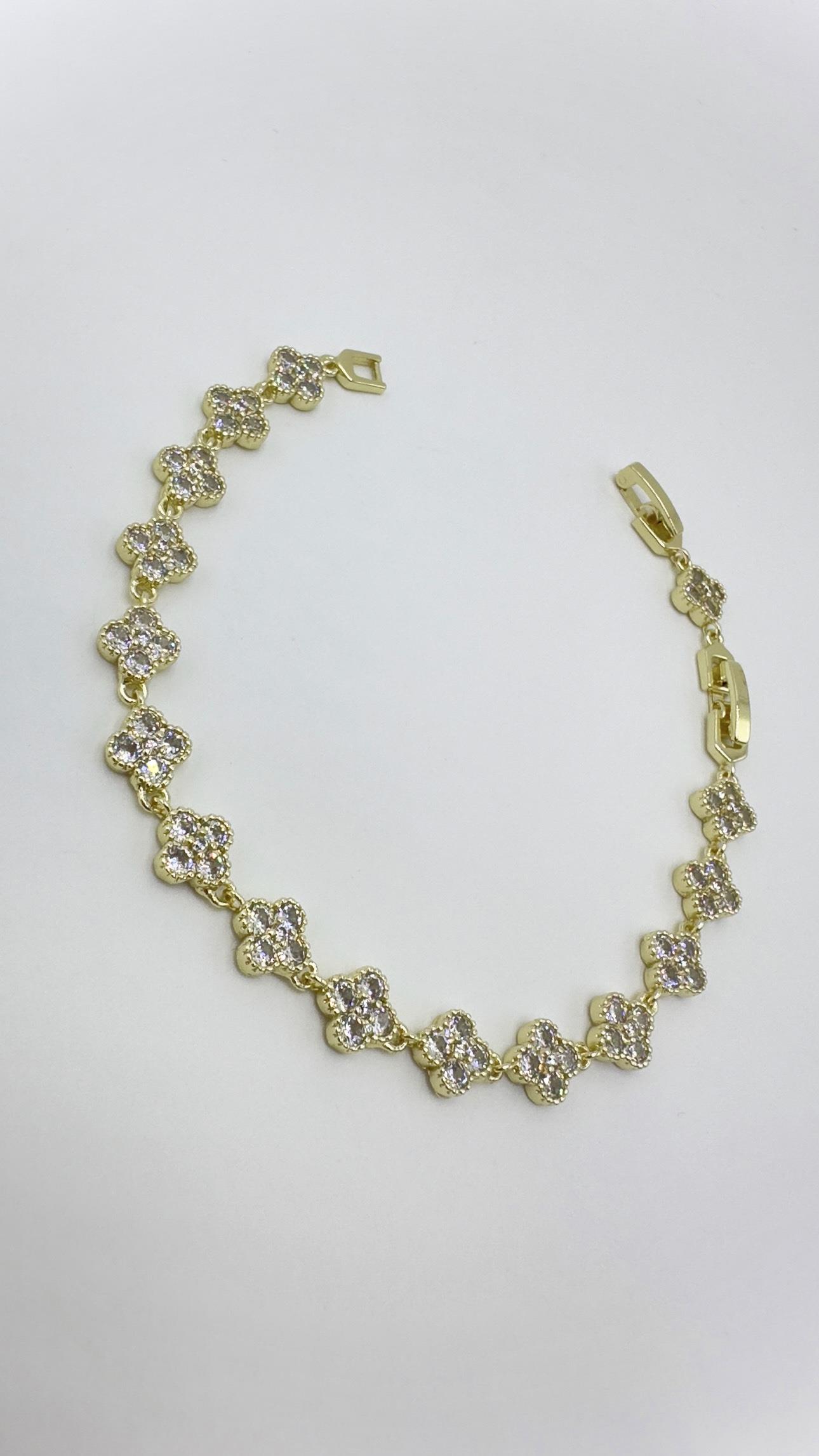 Vp 14 K Yonca Model Bileklik
