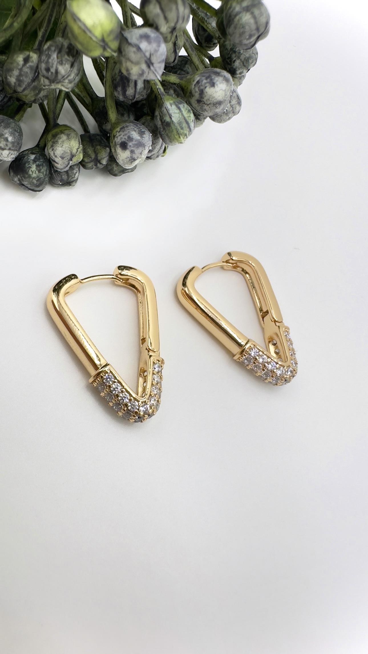Vp Rose Gold Üçgen Model Küpe