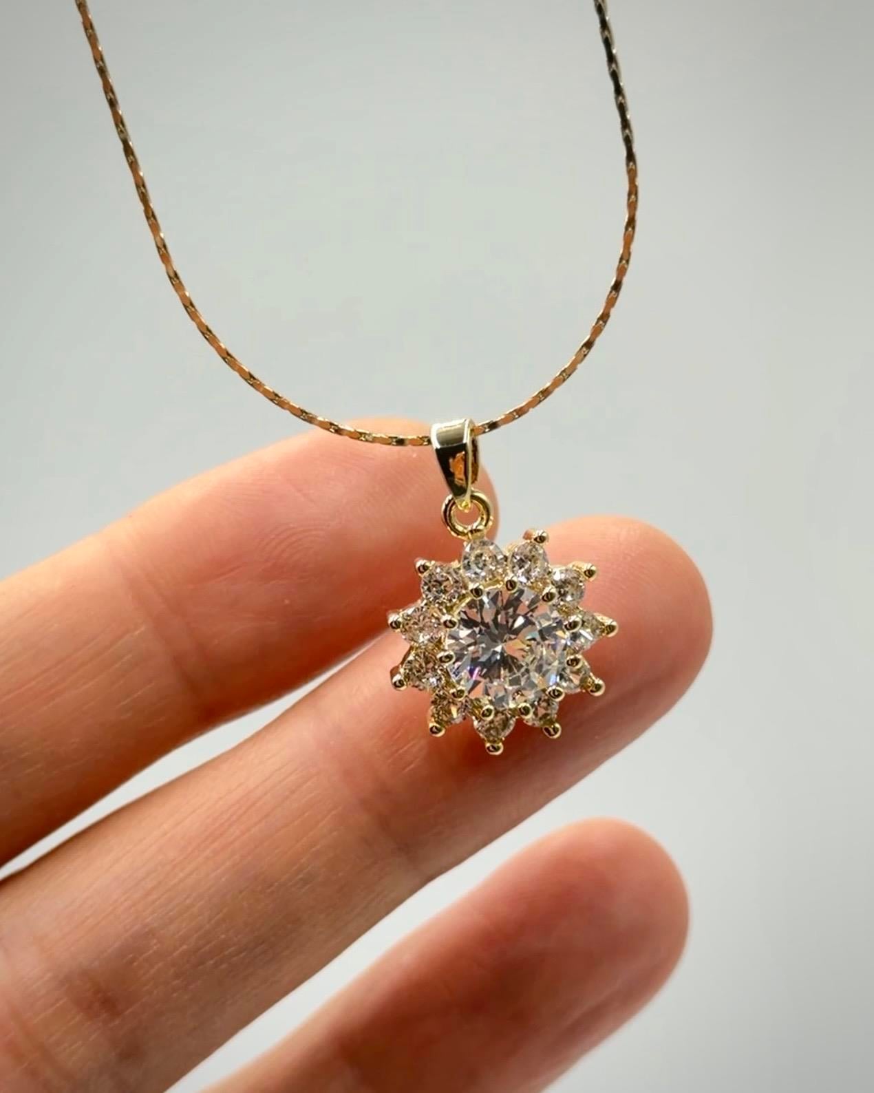 Vp14 K Altın Kaplama Taşlı Güneş Model Kolye