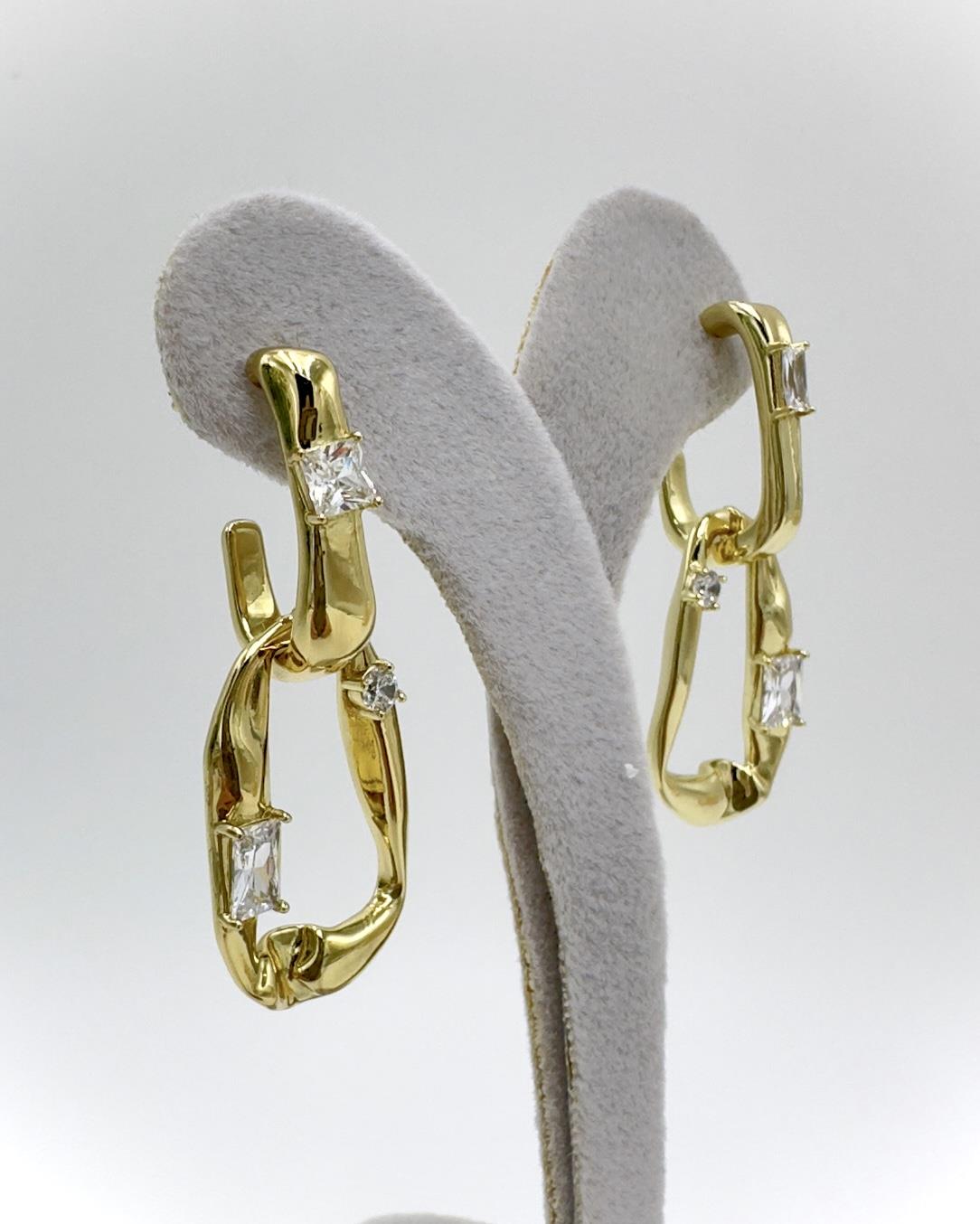 Vp14 K Nova Işıltı Model Küpe