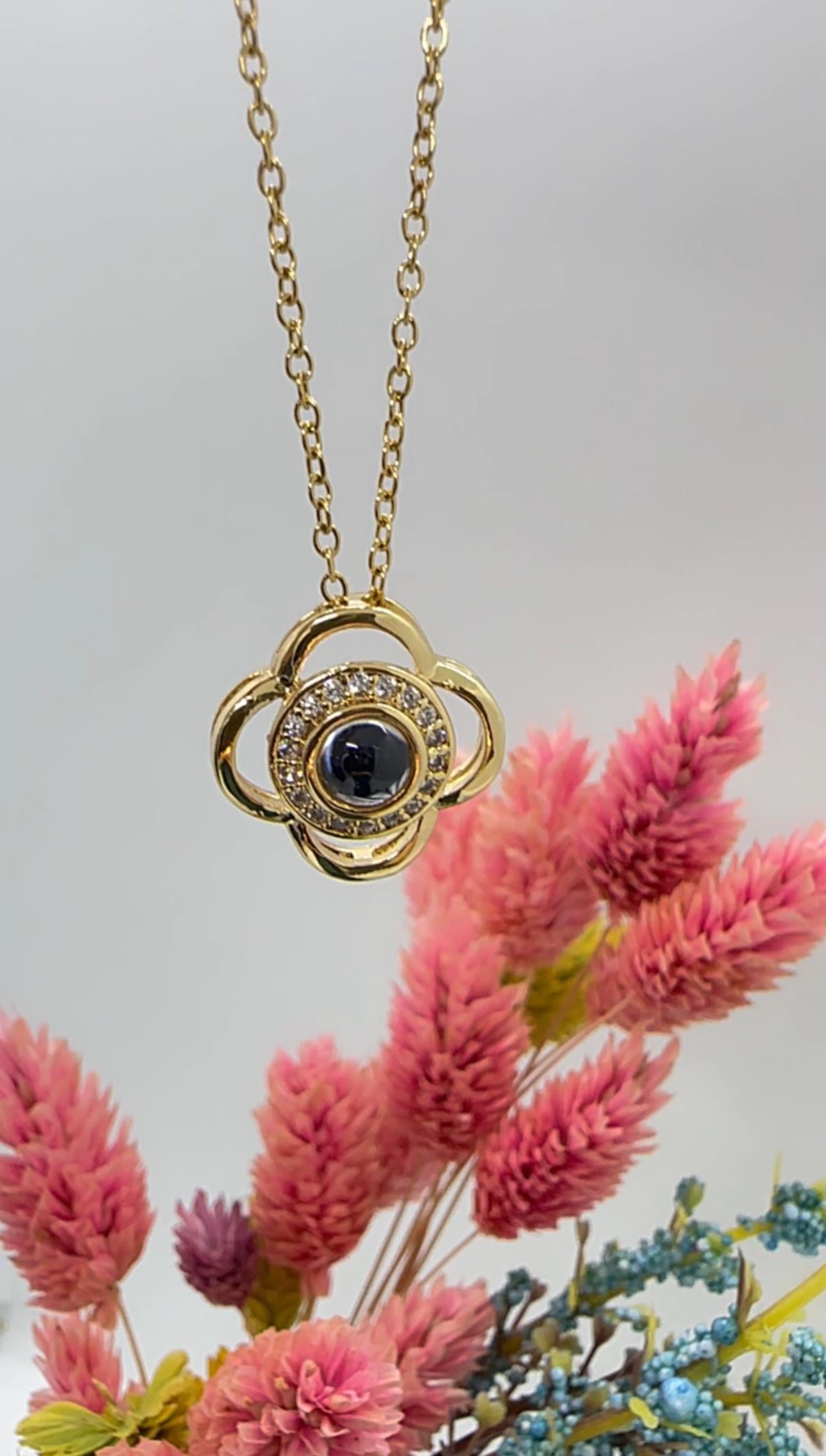 Yonca 100 Dilde Seni Seviyorum Kolyesi