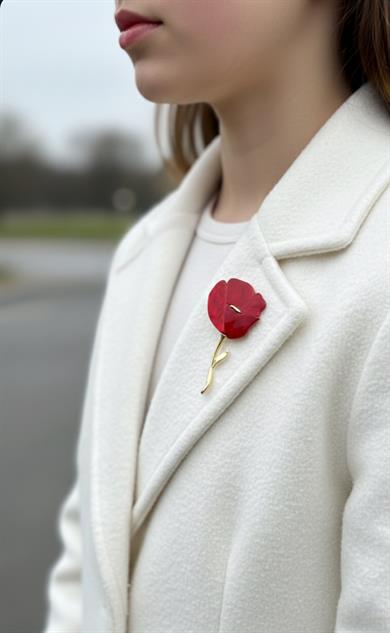 Gelincik Model Broş