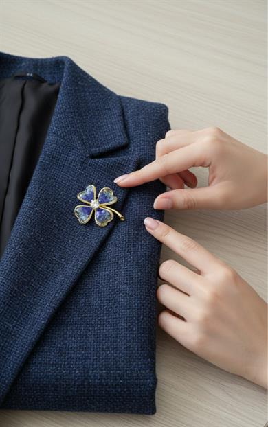Mavi Renk Yonca Model Broş