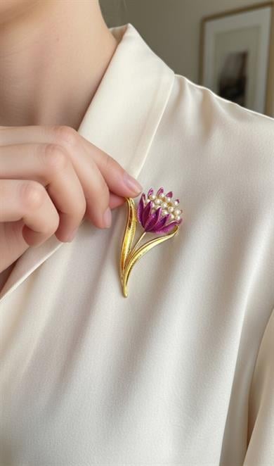 Mor Lale Model Broş