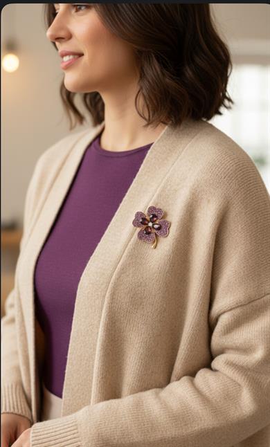 Mor Yonca Model Broş