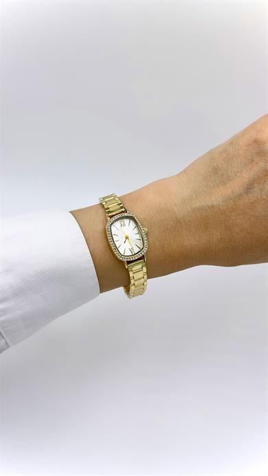 Oval Gold Taşlı Beyaz Kadranlı Saat