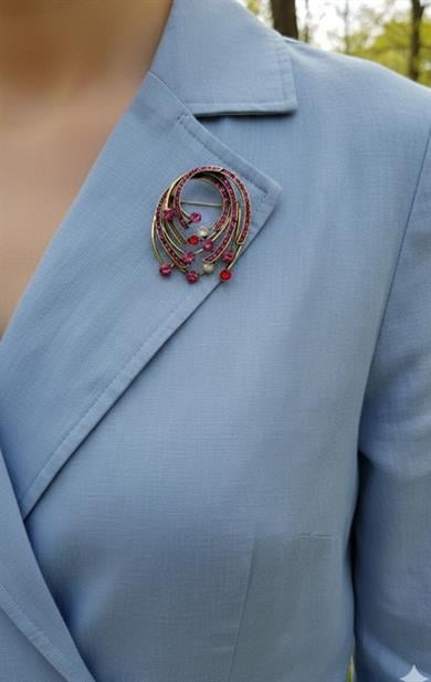 Renkli Sarmal Model Broş