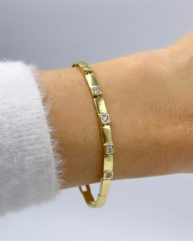 Vp 14 K Altın Kaplama Sıralı Zirkon Taşlı Kare Model Bileklik
