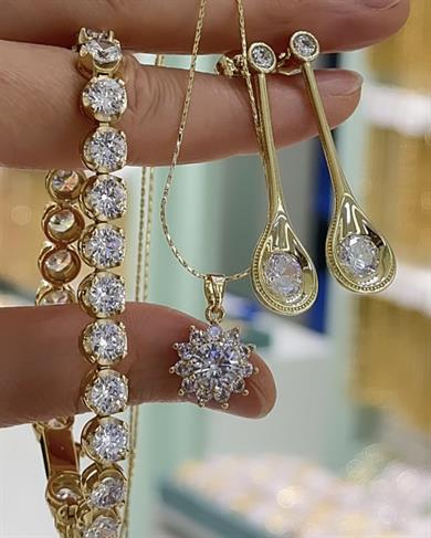 Vp14 K Altın Kaplama Taşlı Güneş Model Kolye