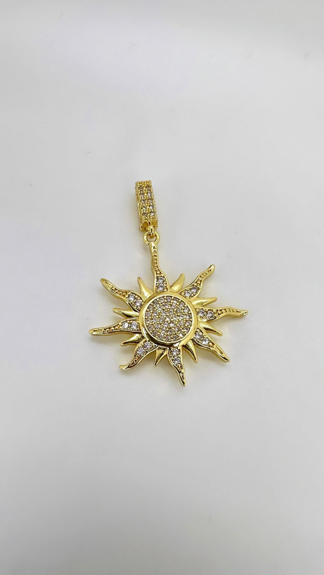 Dalgalı Güneş Charm